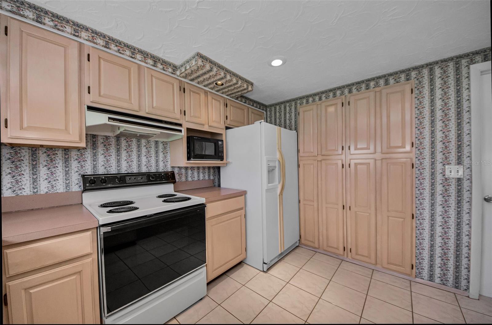 Image 16 of 34 For 2135 Erin Drive