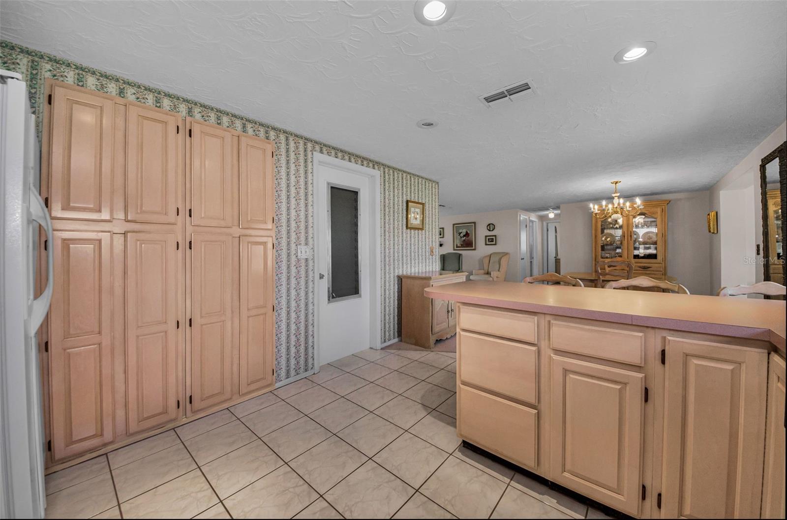 Image 18 of 34 For 2135 Erin Drive