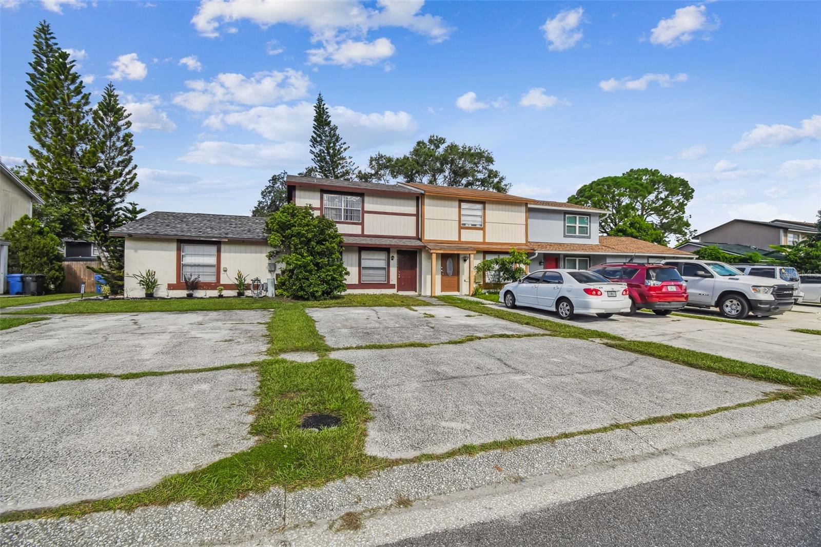 Image 6 of 68 For 14114 Village View Drive