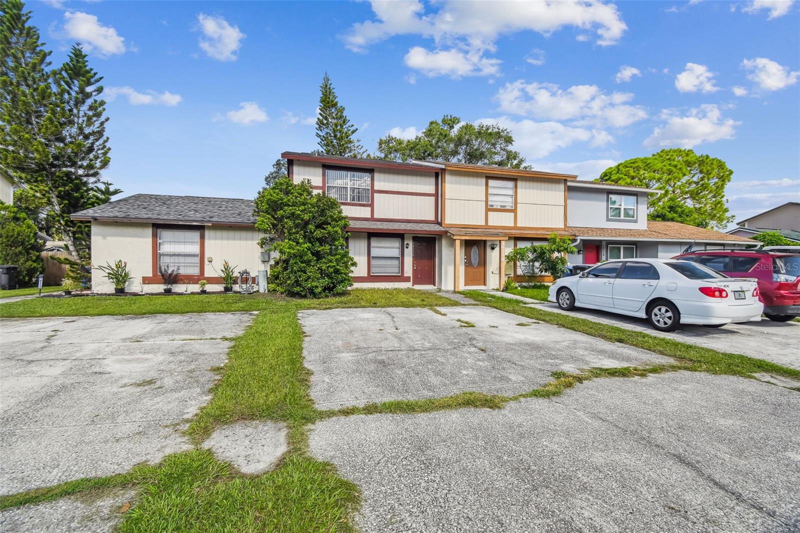 Image 7 of 68 For 14114 Village View Drive