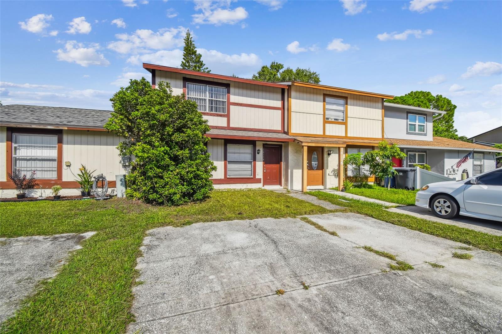 Image 8 of 68 For 14114 Village View Drive