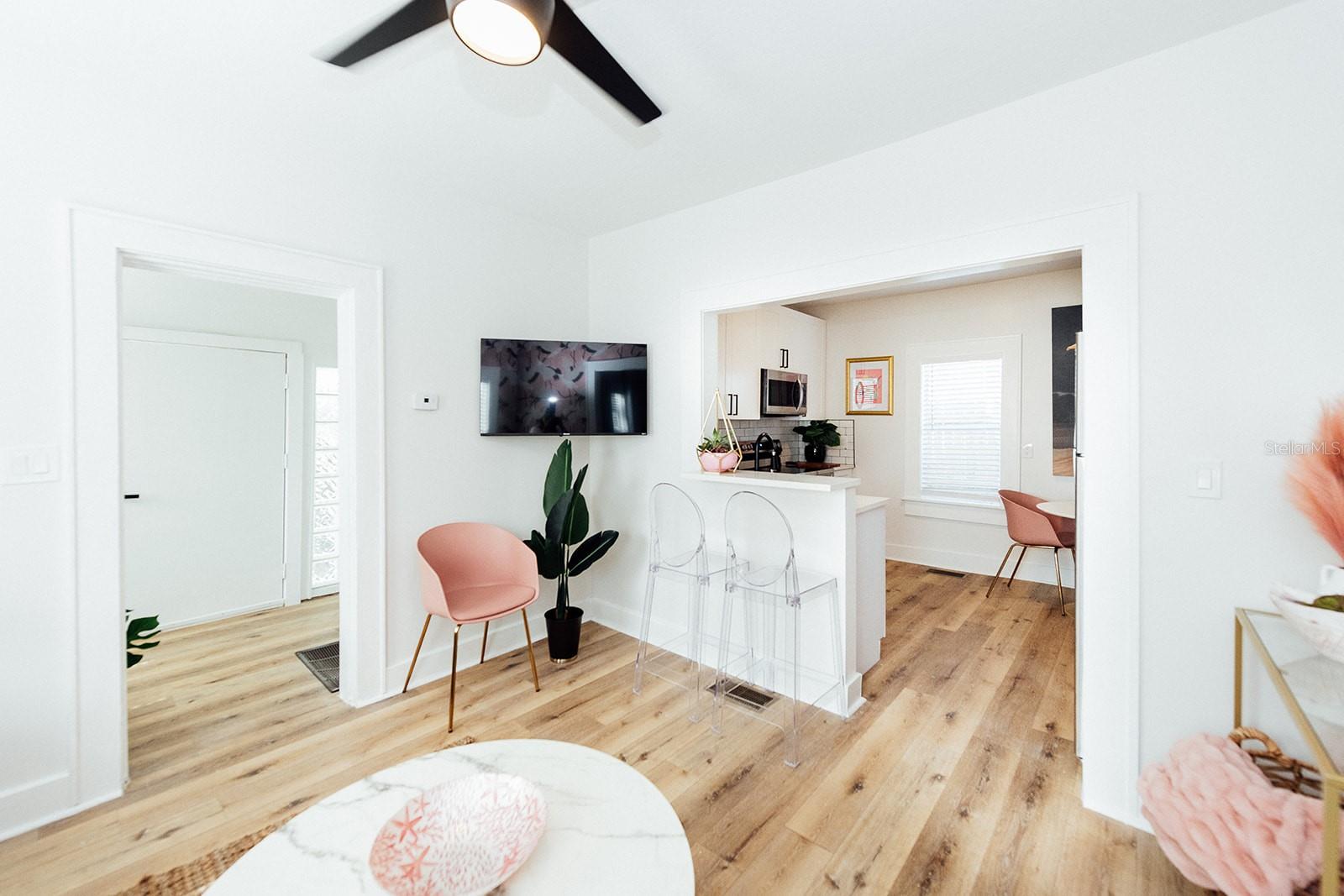 Image 11 of 46 For 809 10th Avenue N 5