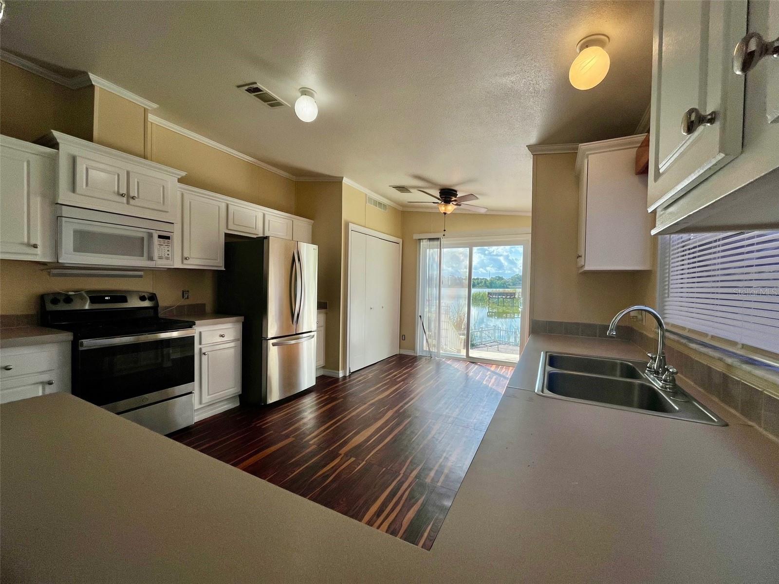 Image 10 of 29 For 1322 Live Oak Parkway