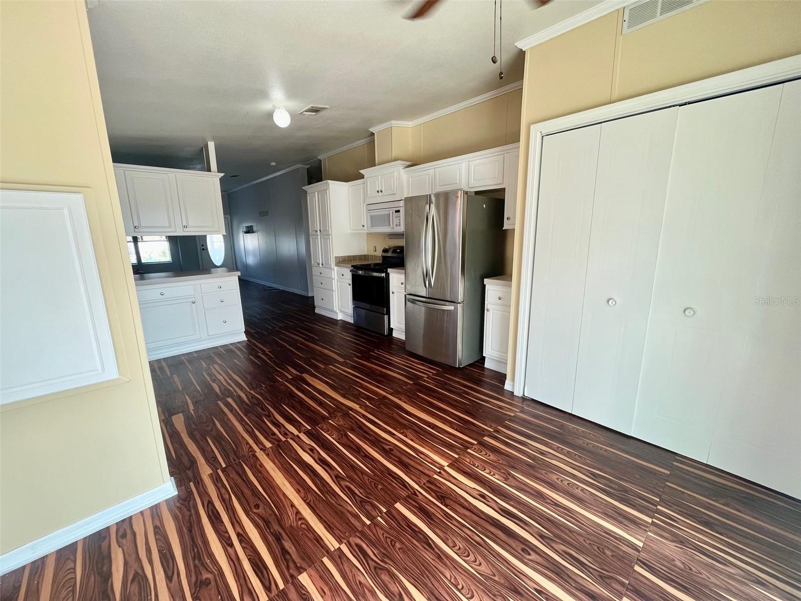 Image 11 of 29 For 1322 Live Oak Parkway