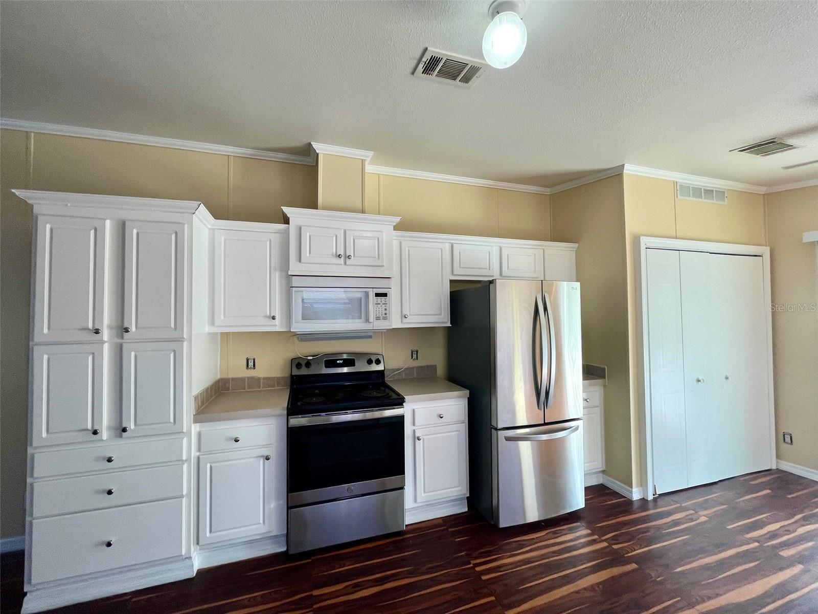 Image 7 of 29 For 1322 Live Oak Parkway