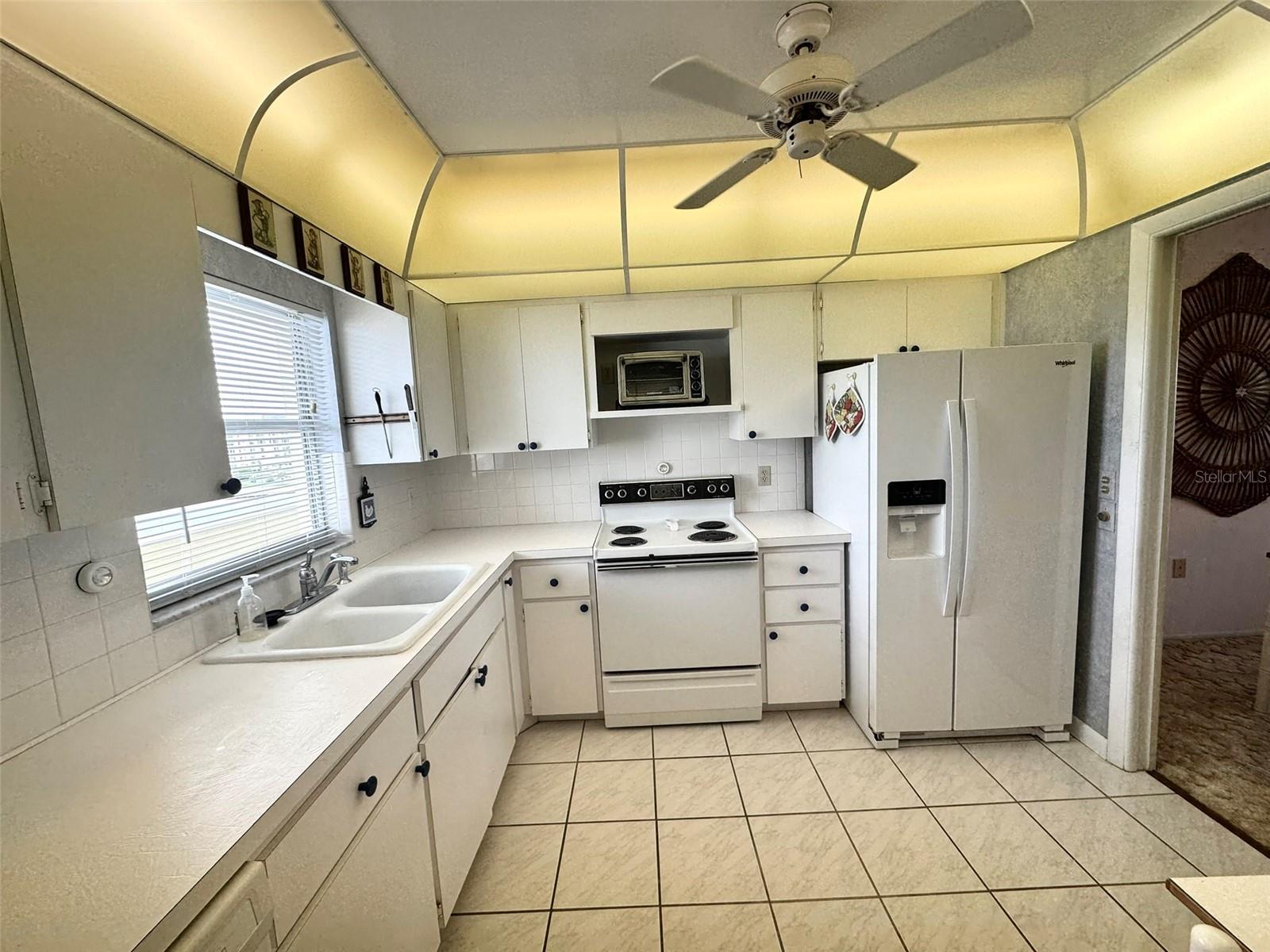 Image 14 of 51 For 4775 Cove Circle 403