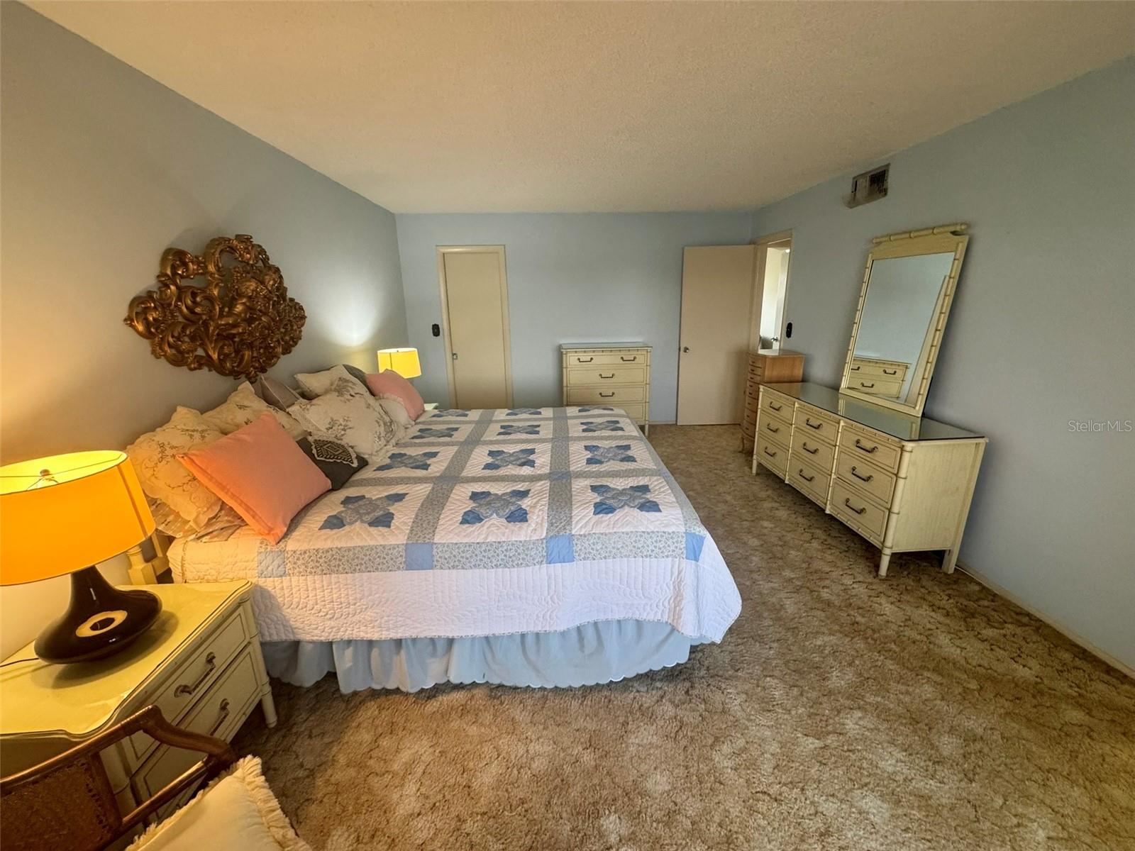 Image 20 of 51 For 4775 Cove Circle 403