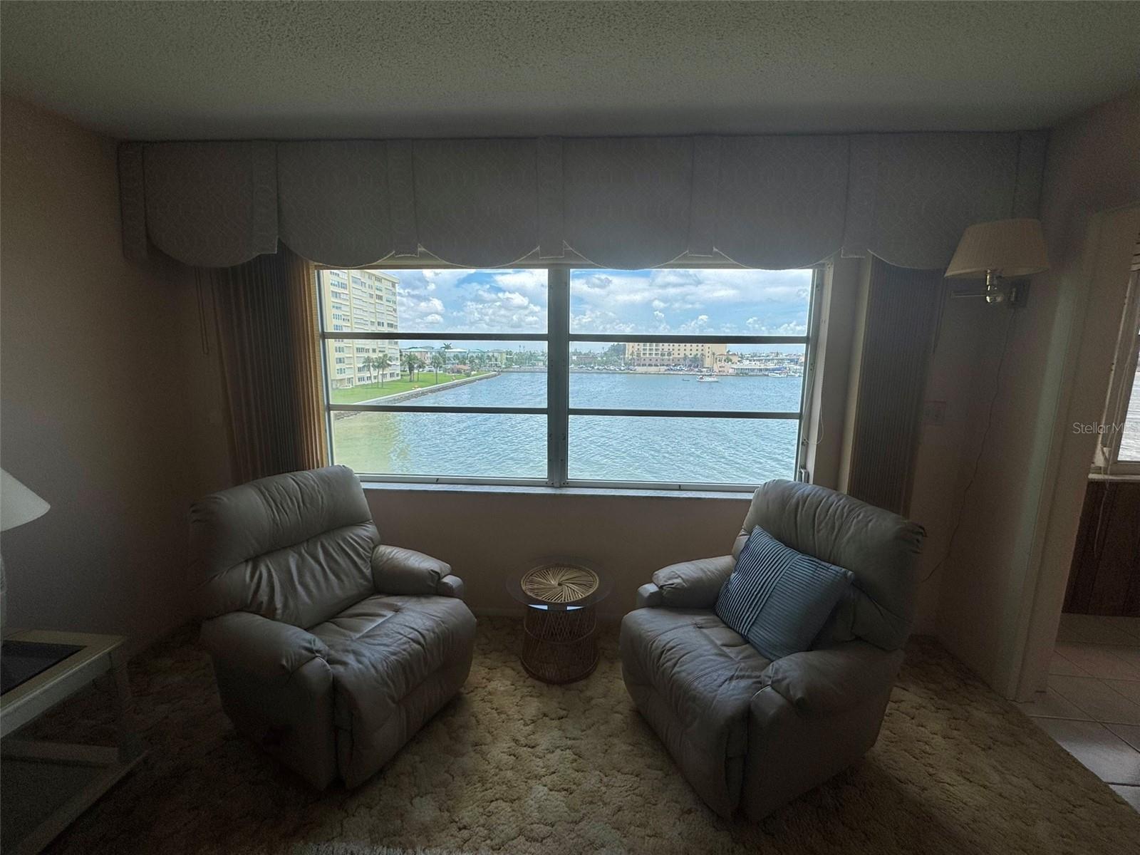 Image 4 of 51 For 4775 Cove Circle 403