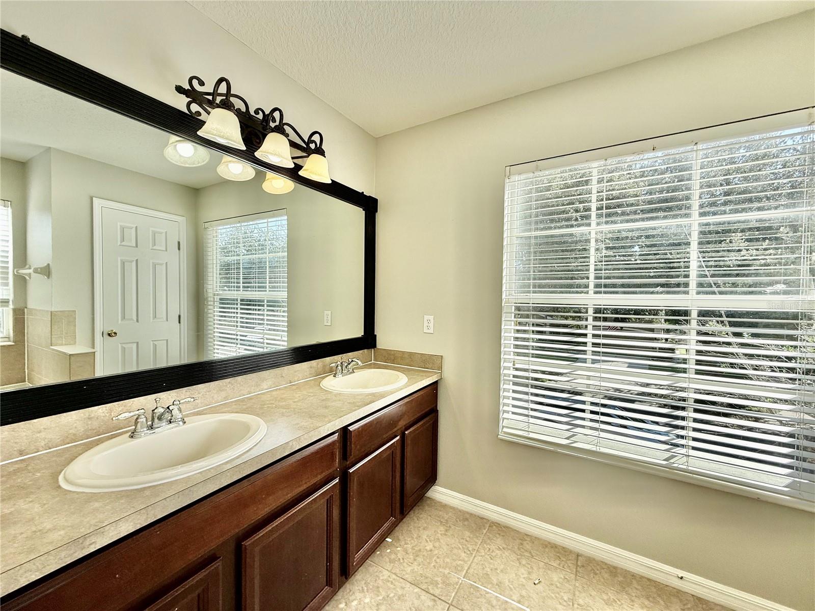 Image 24 of 37 For 11161 Creek Haven Drive