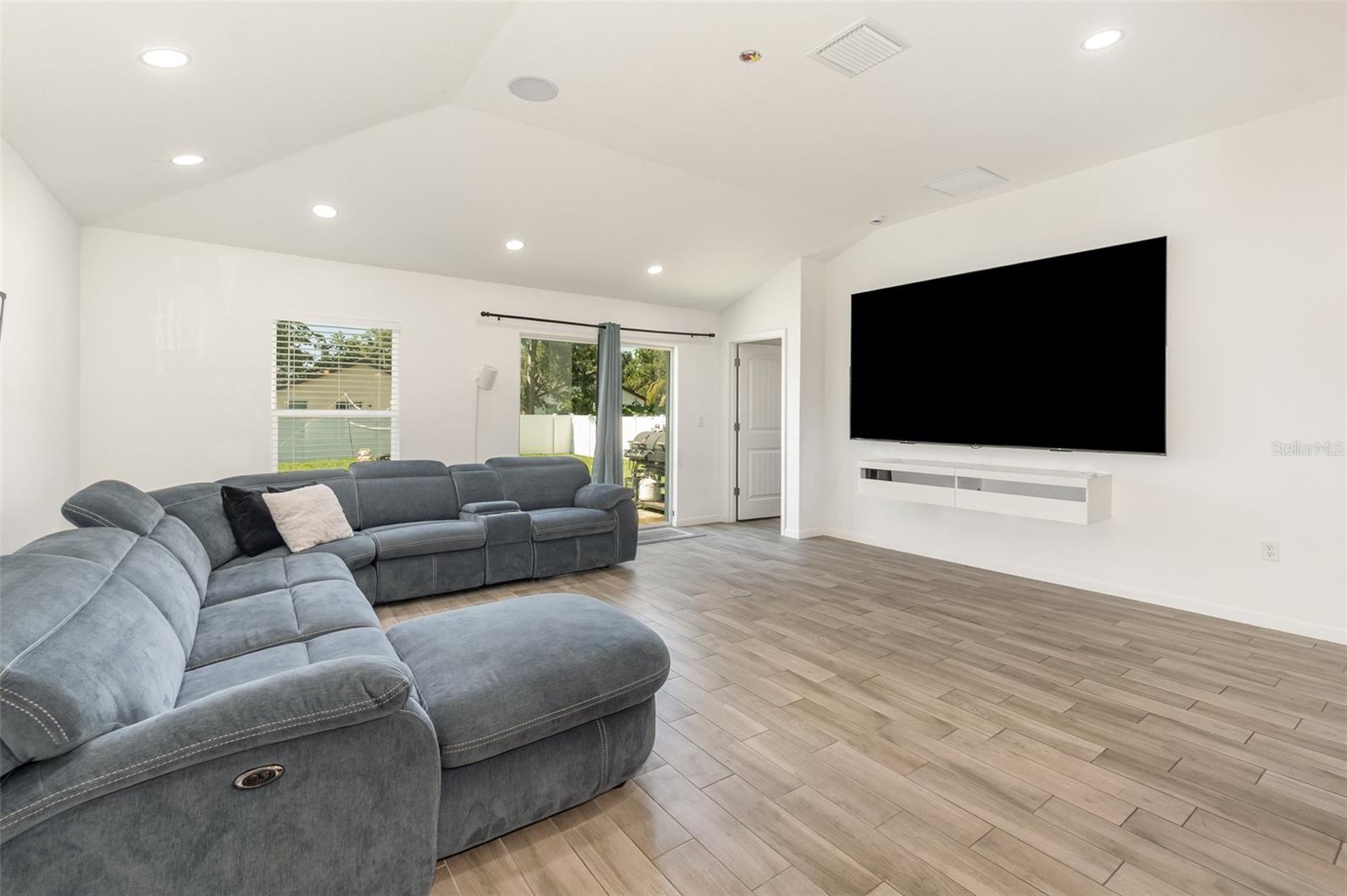 Image 9 of 25 For 1534 Pine Street