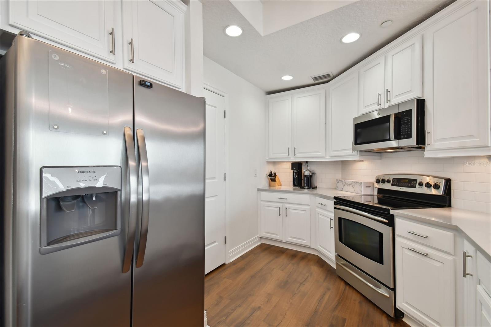 Image 10 of 40 For 1209 Cumberland Avenue 2101