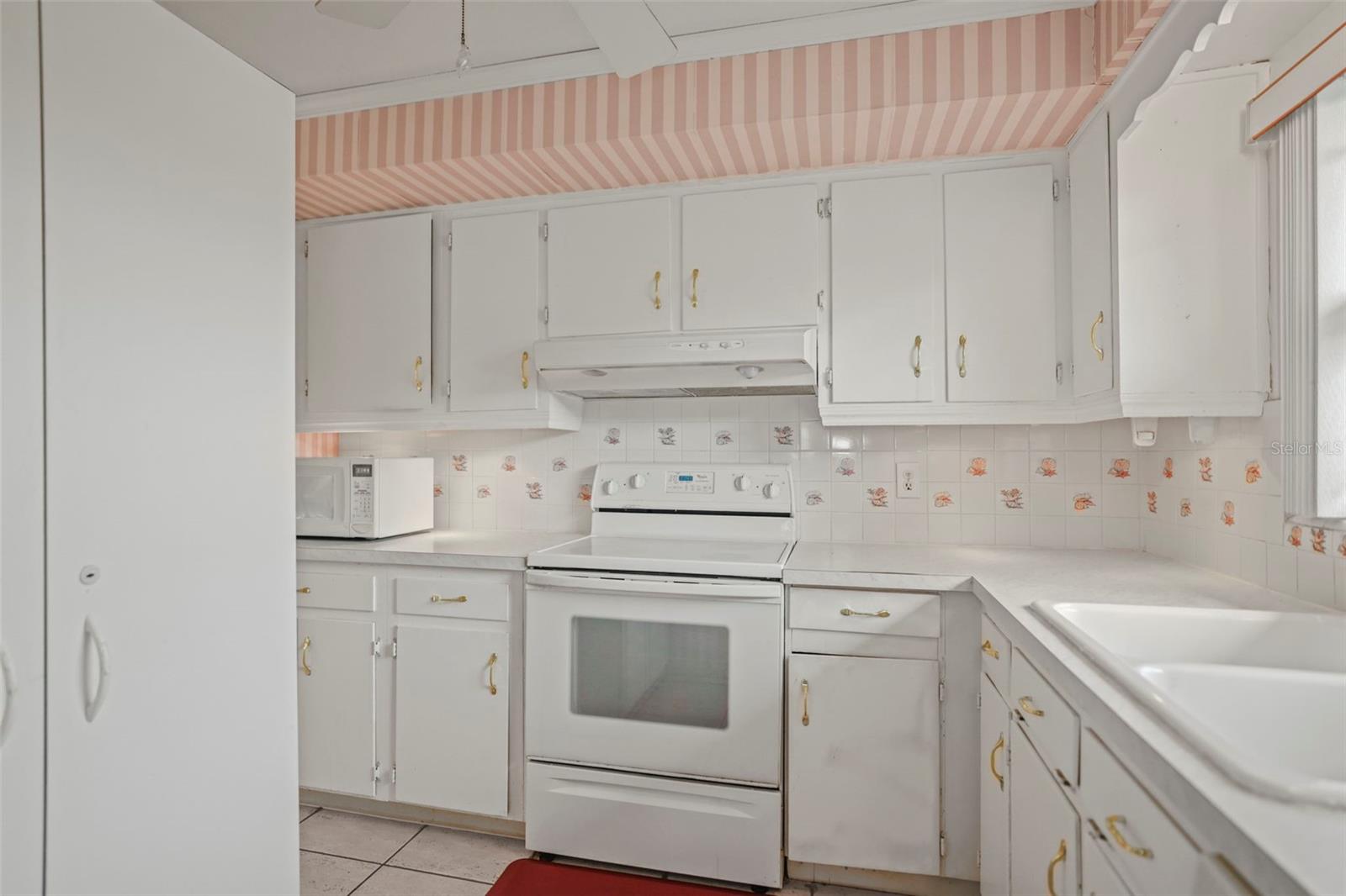 Image 10 of 39 For 1761 Penny Lane