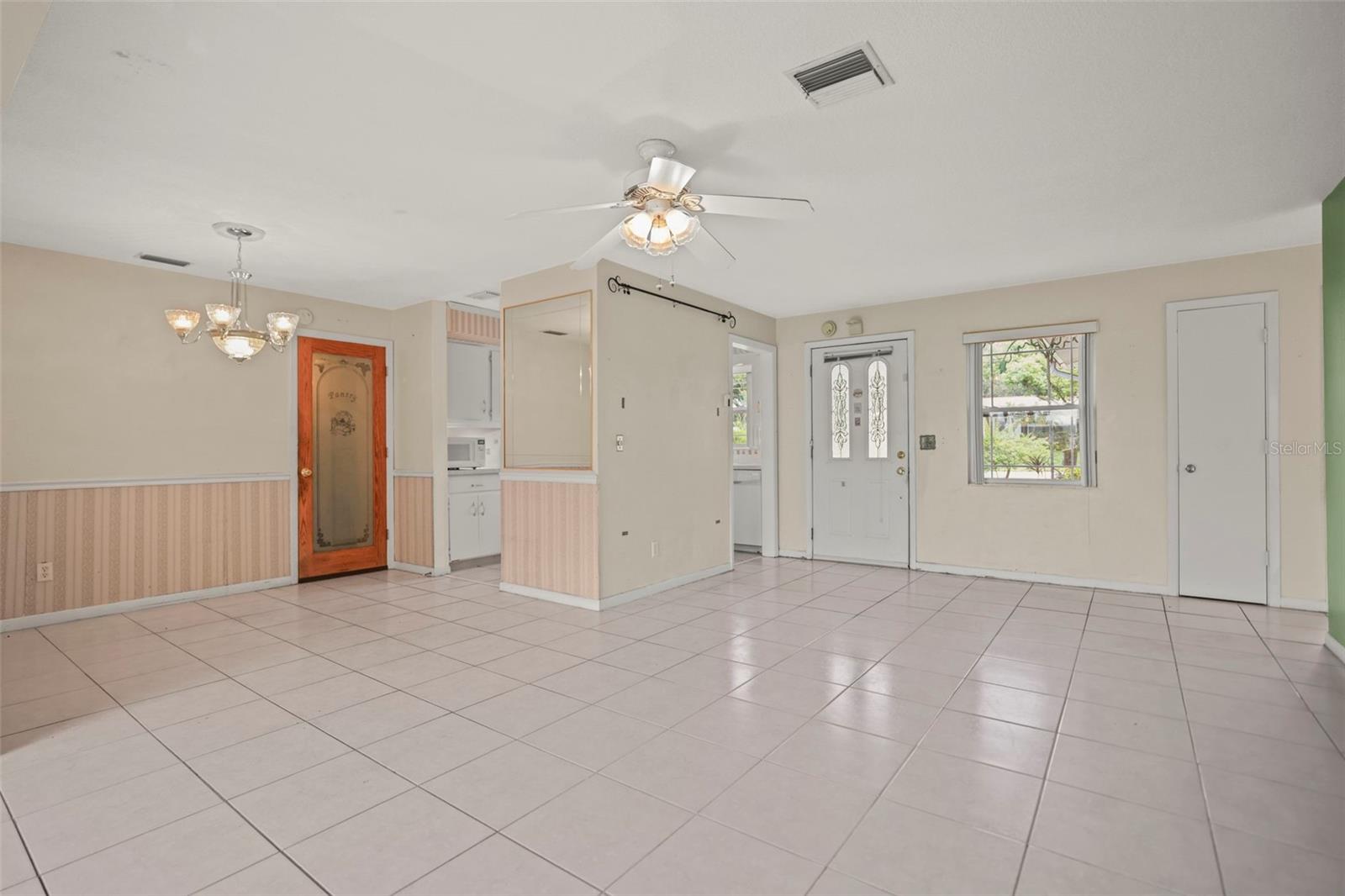 Image 14 of 39 For 1761 Penny Lane