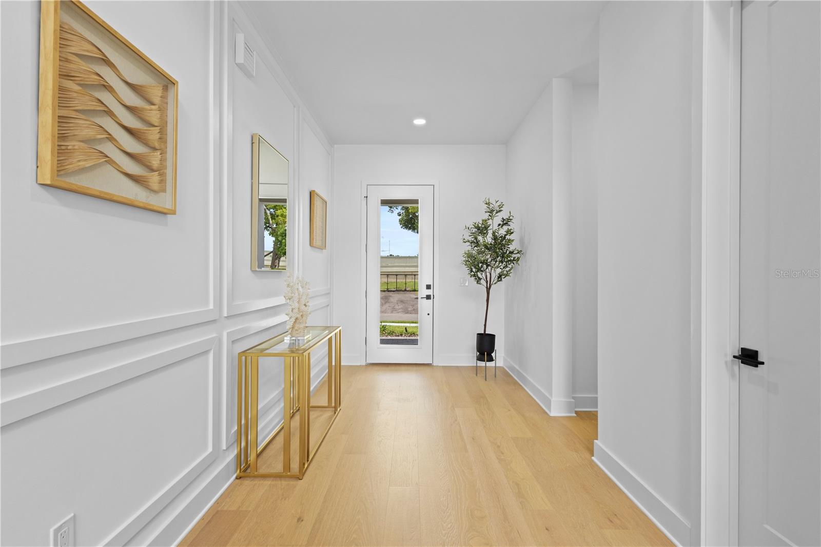 Image 7 of 92 For 3206 La Salle Street