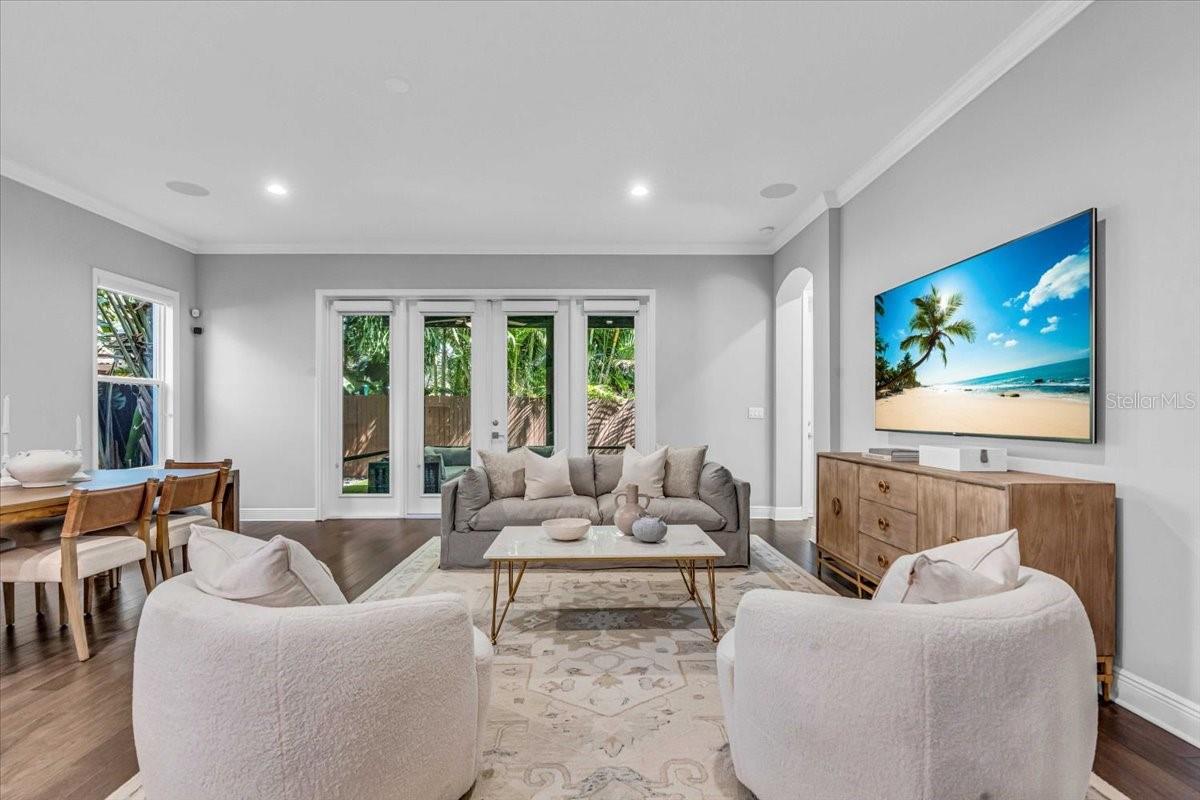 Image 13 of 46 For 4251 Roland Street