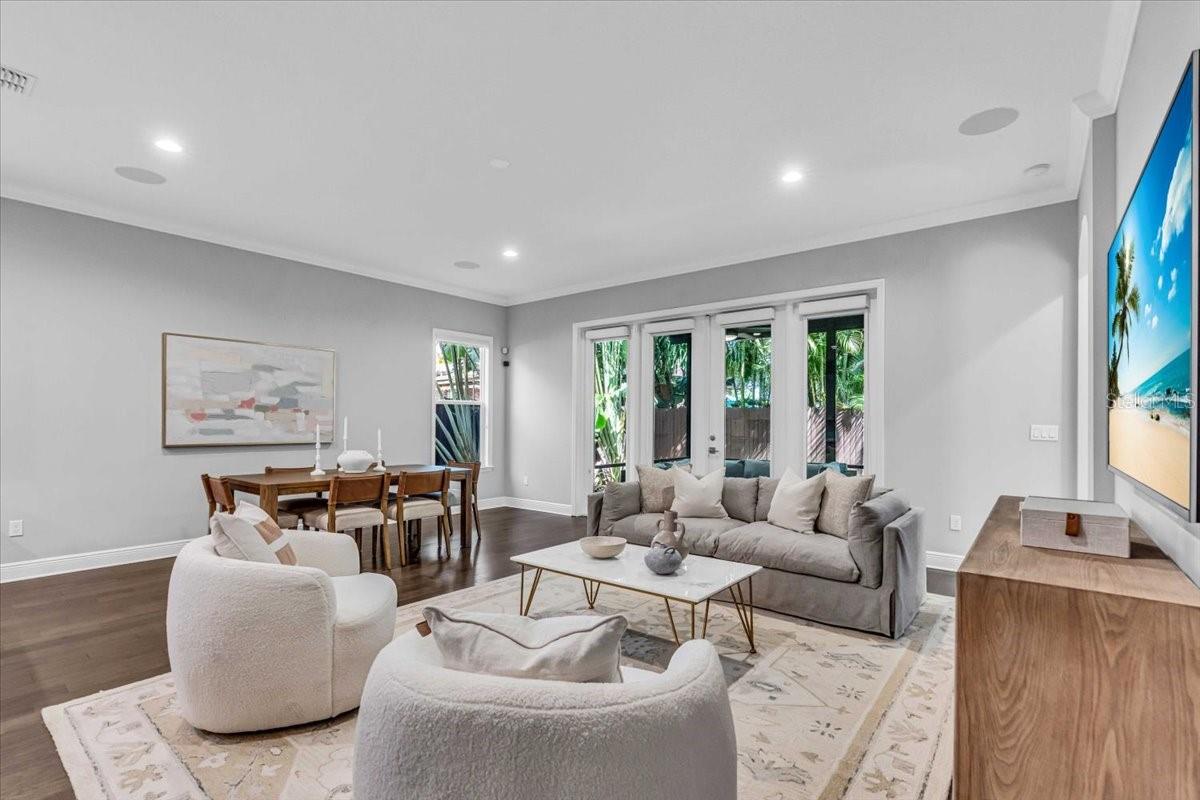 Image 14 of 46 For 4251 Roland Street