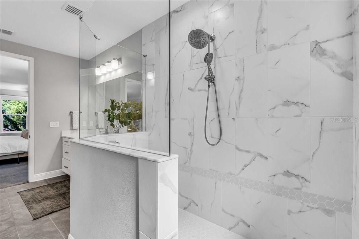 Image 33 of 46 For 4251 Roland Street