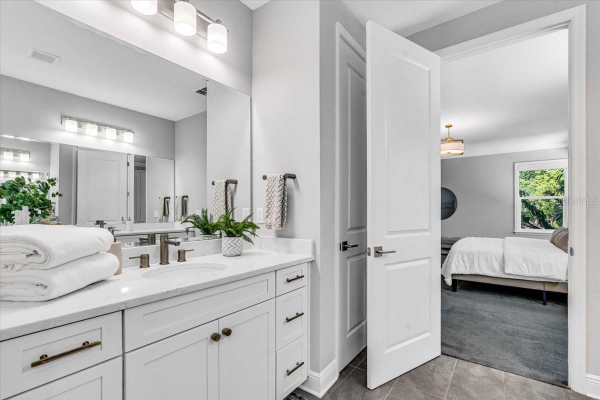 Image 34 of 46 For 4251 Roland Street