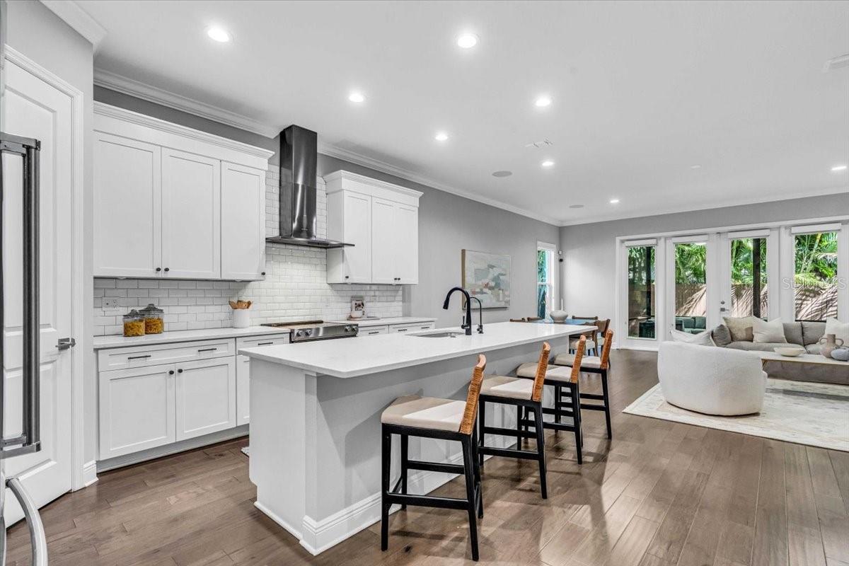 Image 6 of 46 For 4251 Roland Street