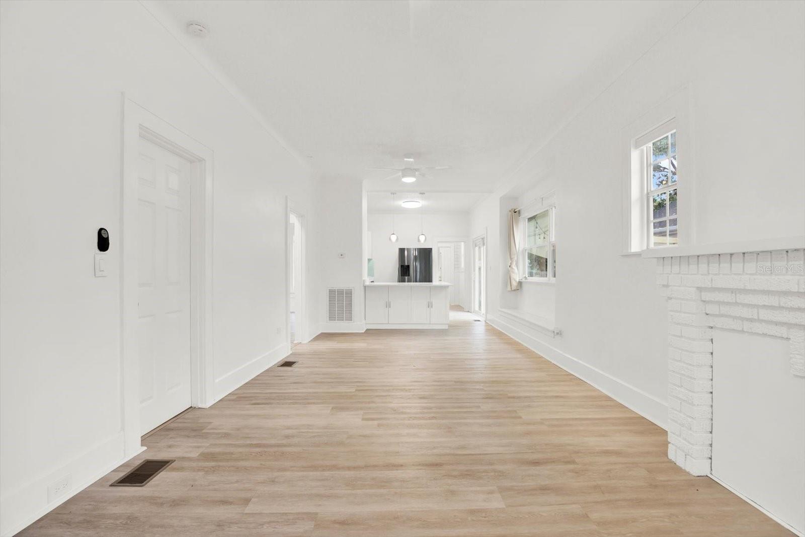 Image 4 of 27 For 1017 16th Avenue S