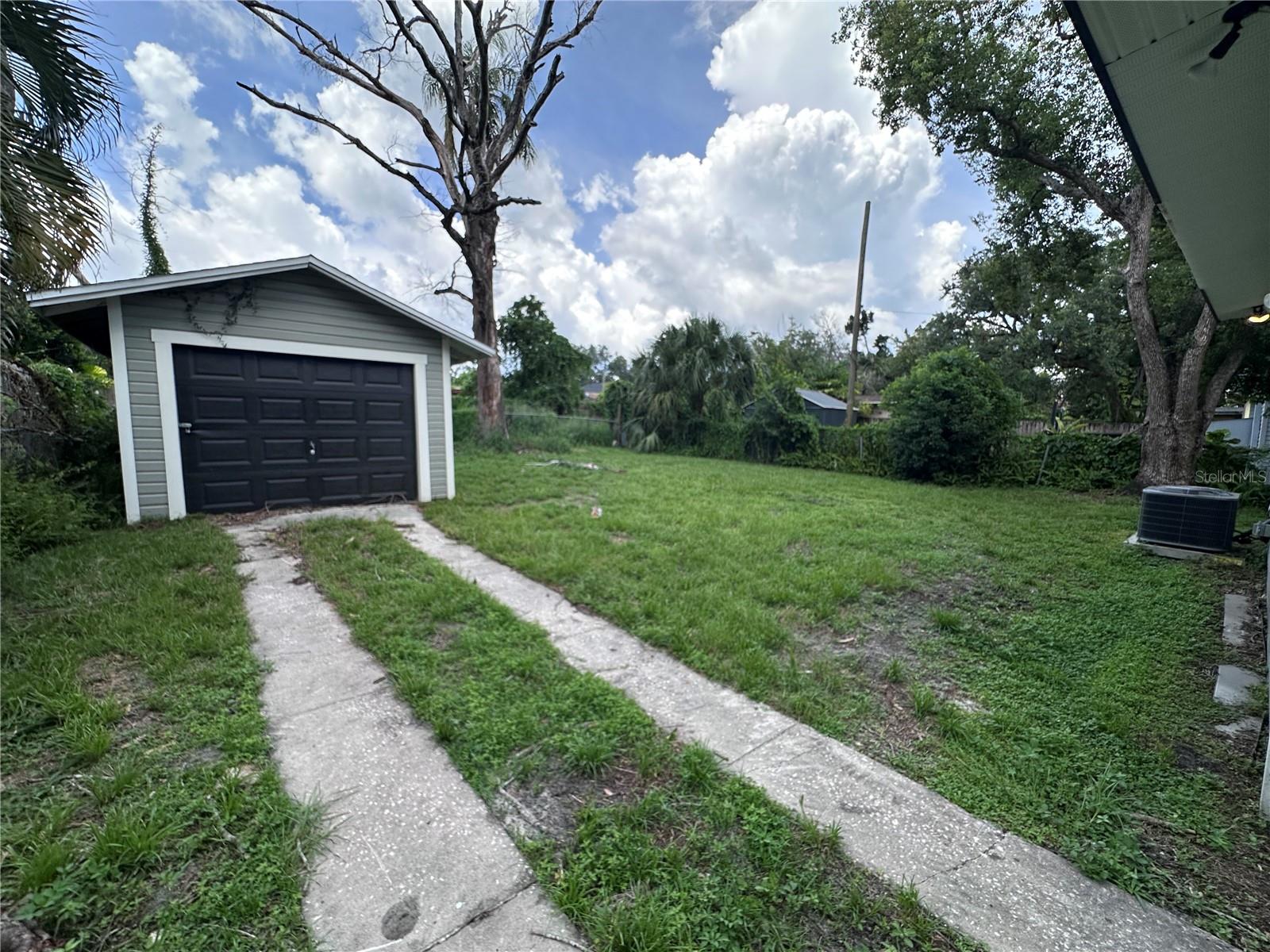 Image 24 of 25 For 209 Louisiana Avenue