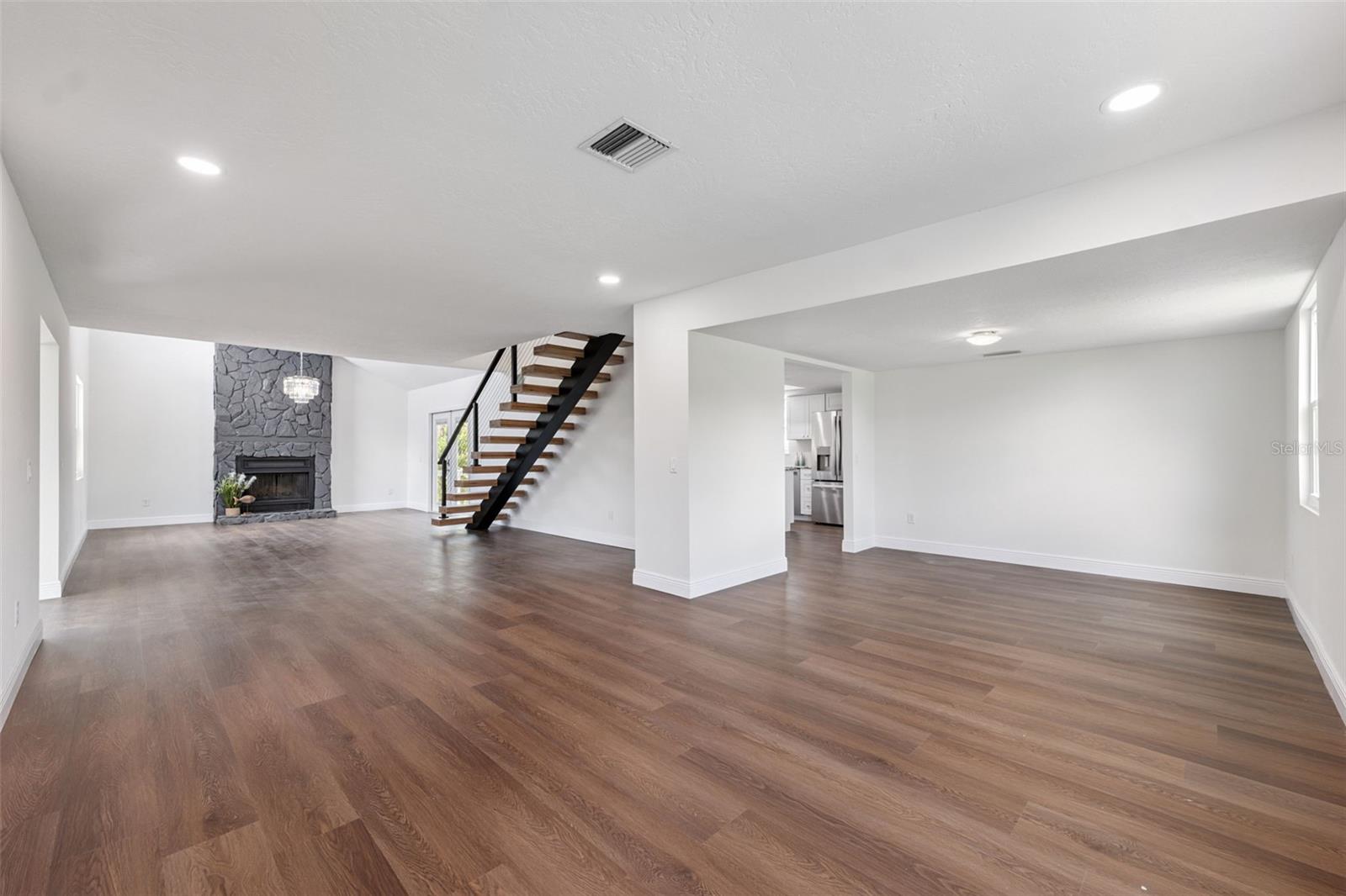 Image 16 of 73 For 7355 138th Street