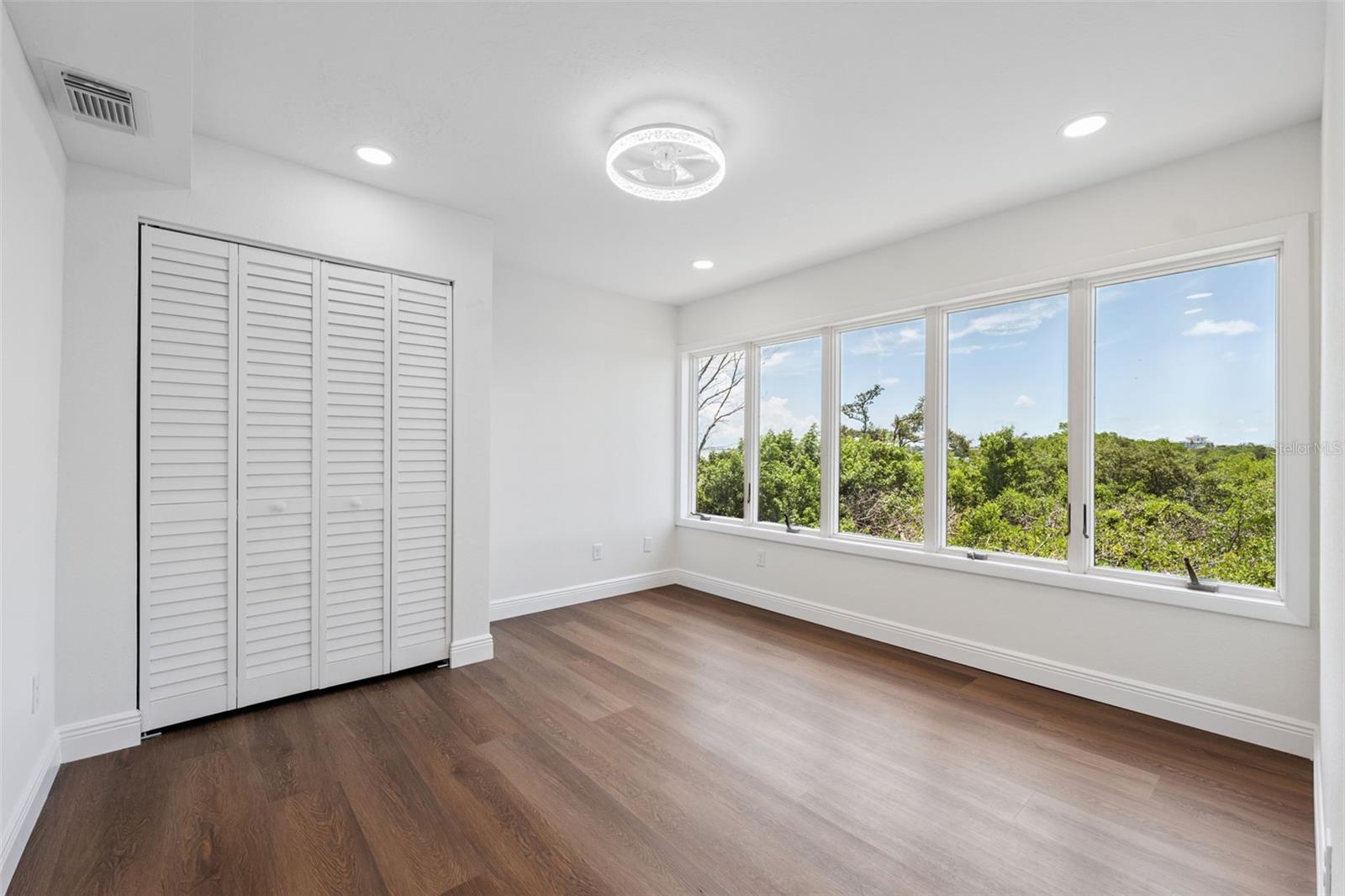 Image 19 of 73 For 7355 138th Street