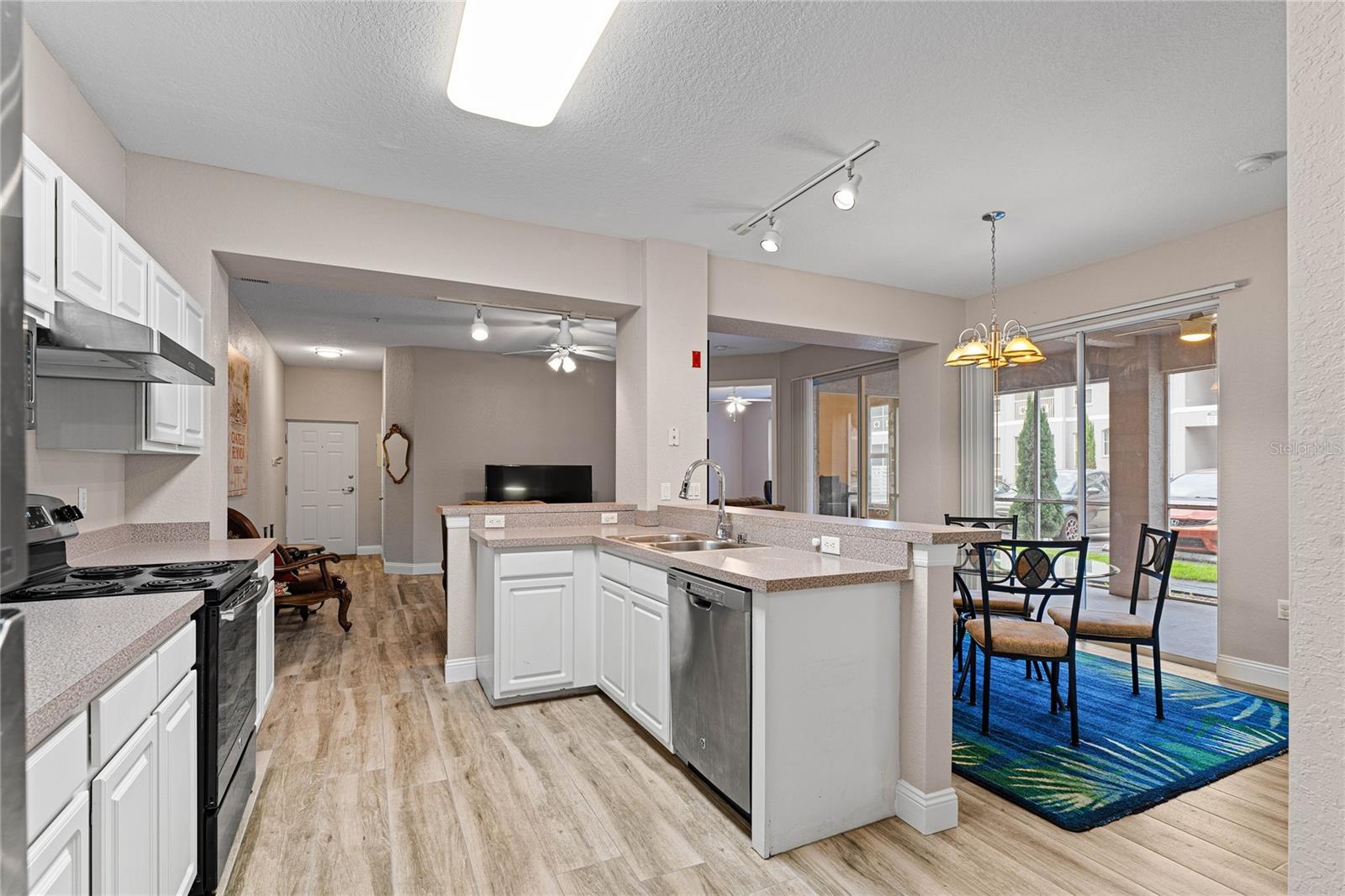 Image 12 of 31 For 5020 Sunridge Palms Drive 103