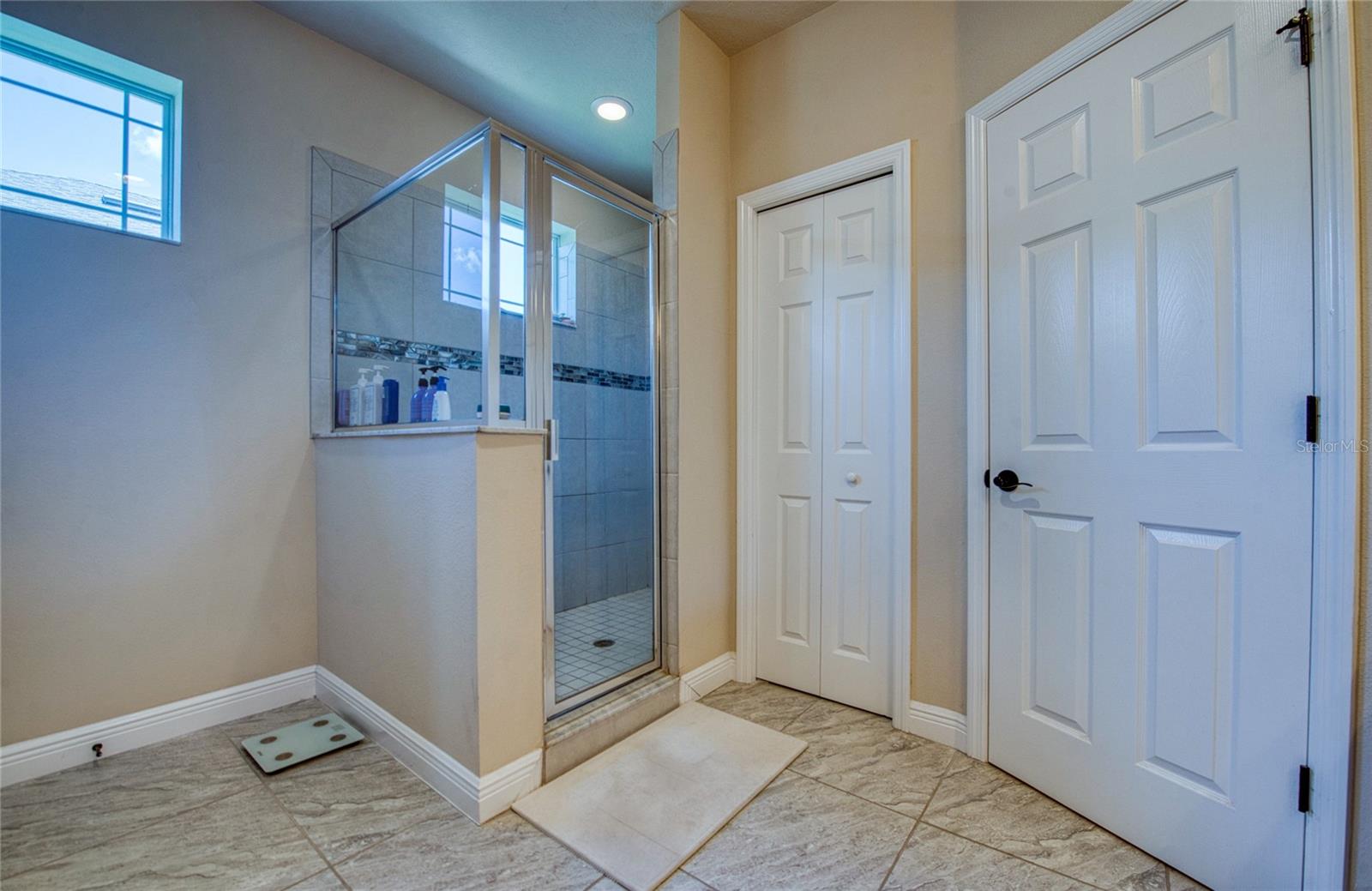 Image 20 of 40 For 443 Harbor Springs Drive