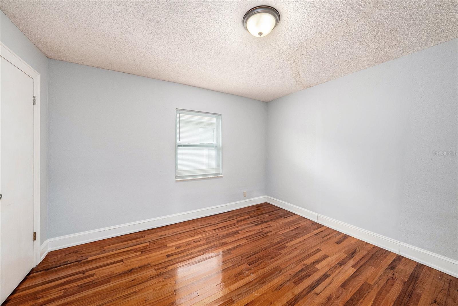 Image 10 of 13 For 213 Lincoln Avenue
