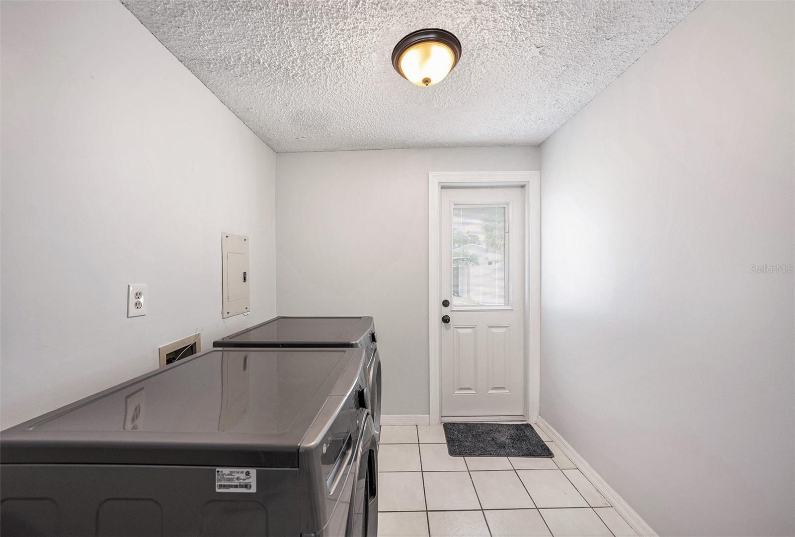 Image 11 of 13 For 213 Lincoln Avenue