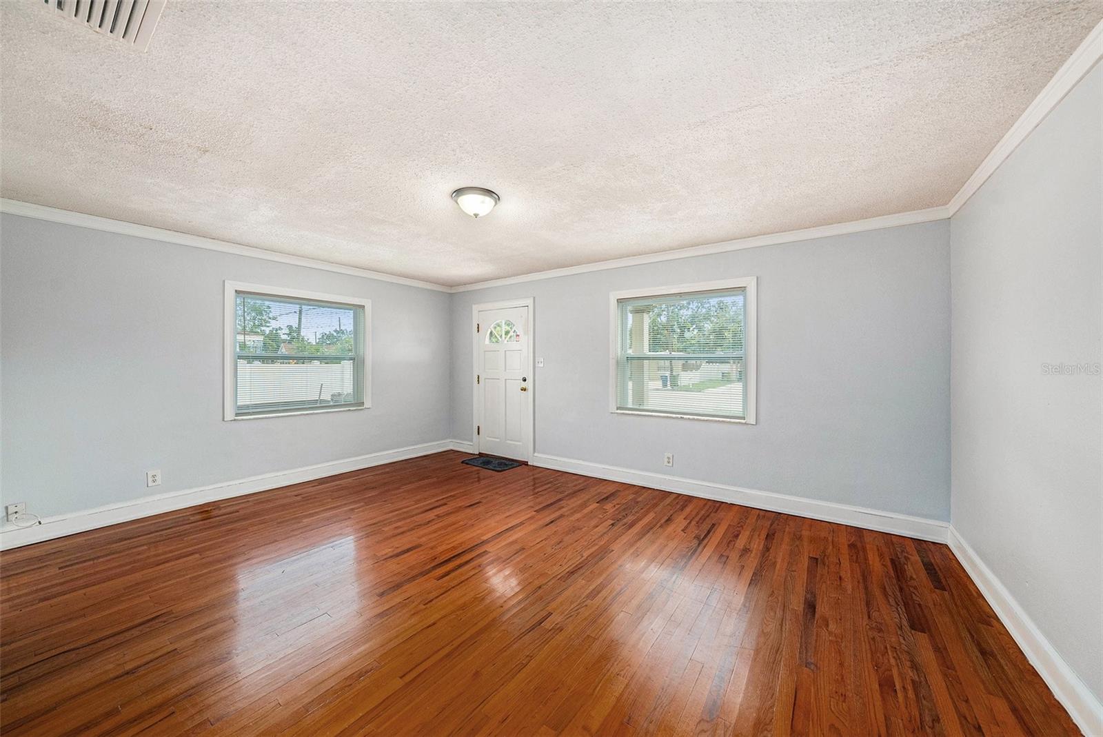 Image 4 of 13 For 213 Lincoln Avenue