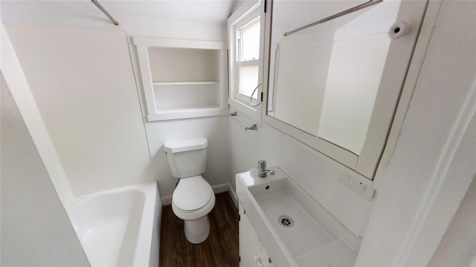 Image 11 of 24 For 1410 1-2 39th Avenue N