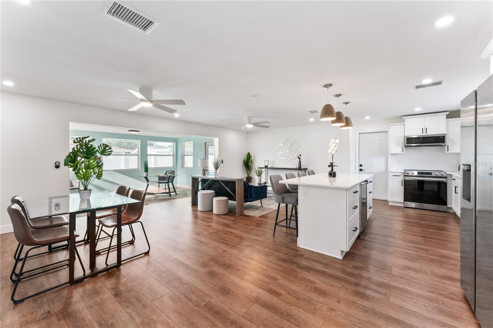Image 4 of 38 For 13958 Antigua Drive