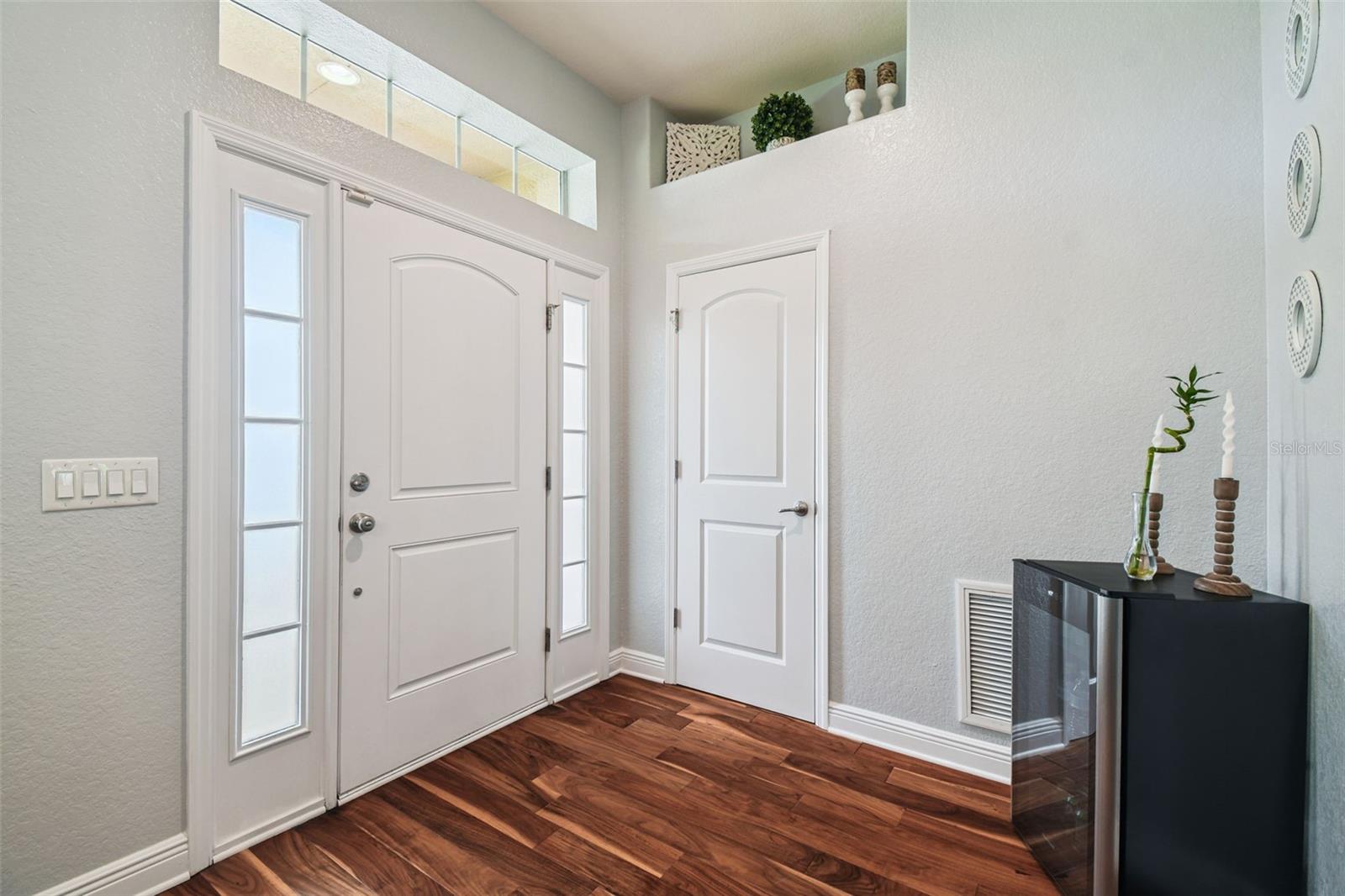 Listing photo id 8 for 9638 Jaybird Lane