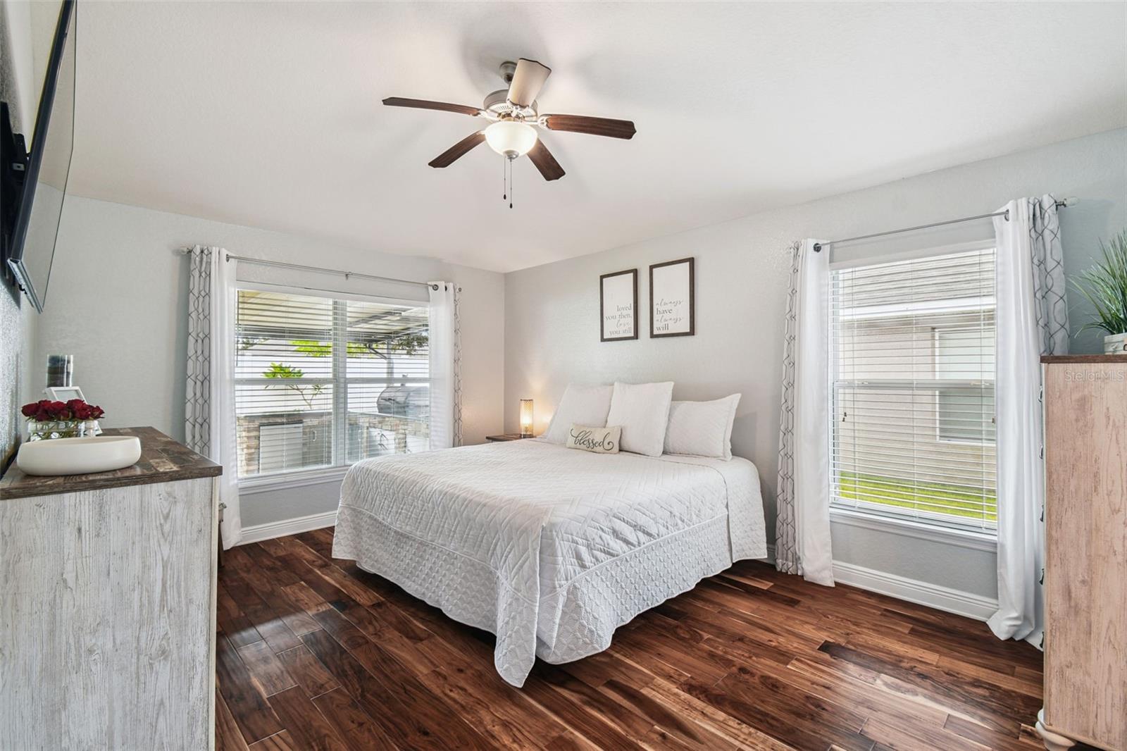 Listing photo id 12 for 9638 Jaybird Lane