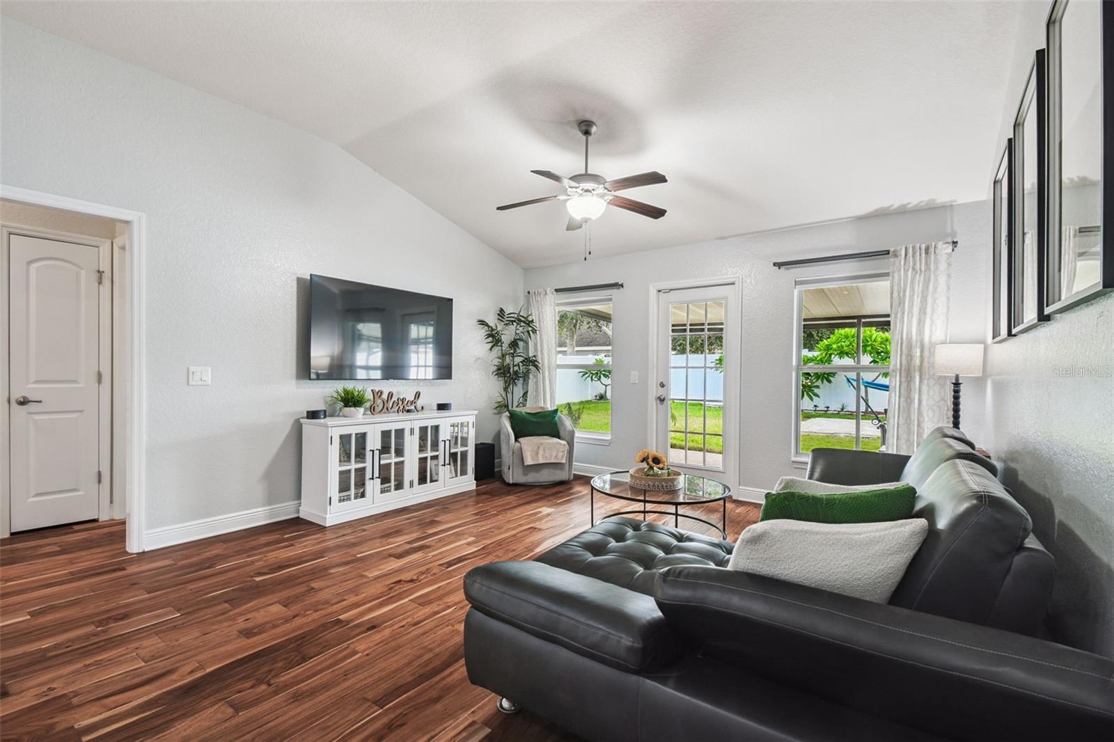 Listing photo id 29 for 9638 Jaybird Lane