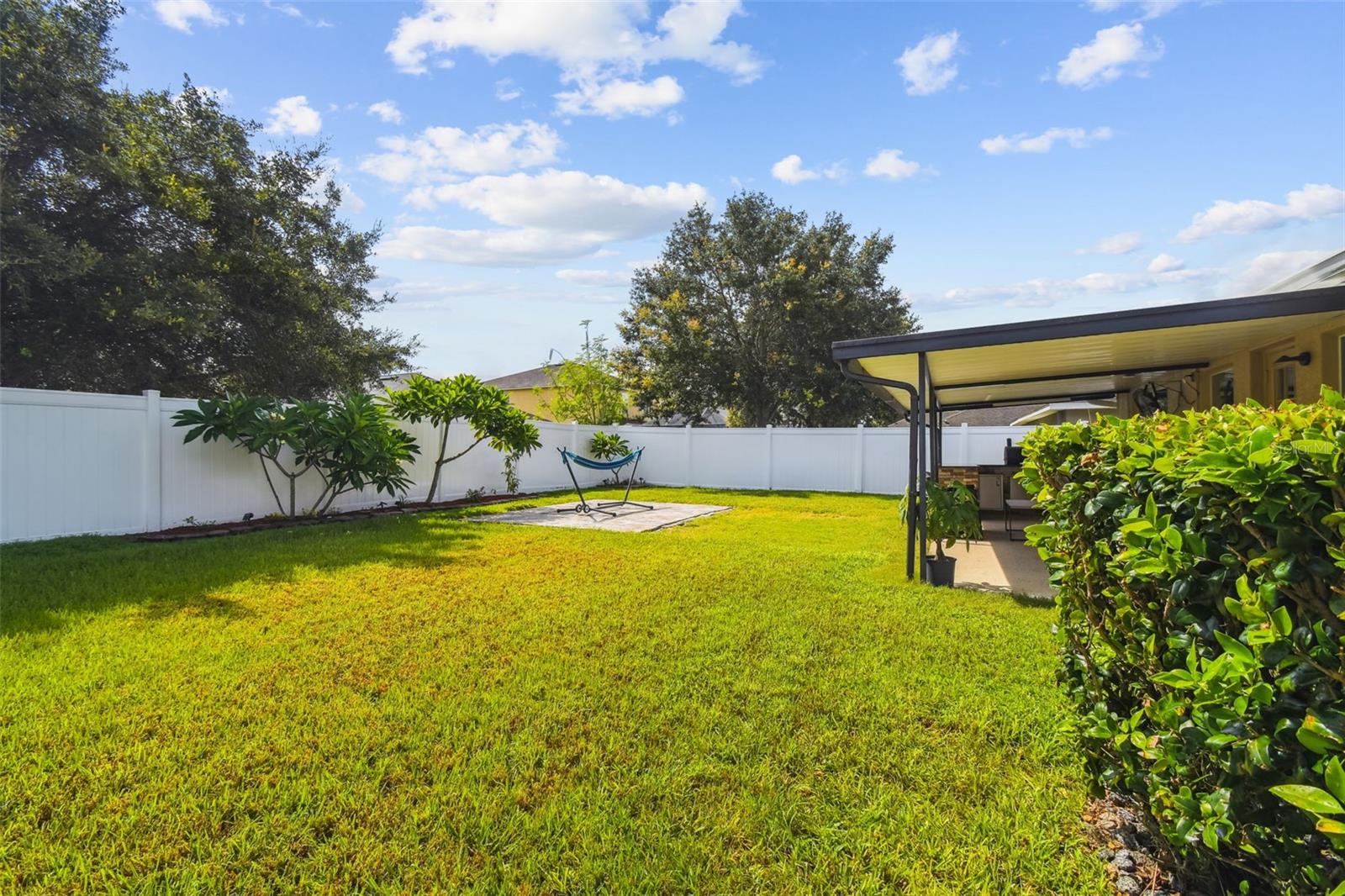 Listing photo id 3 for 9638 Jaybird Lane