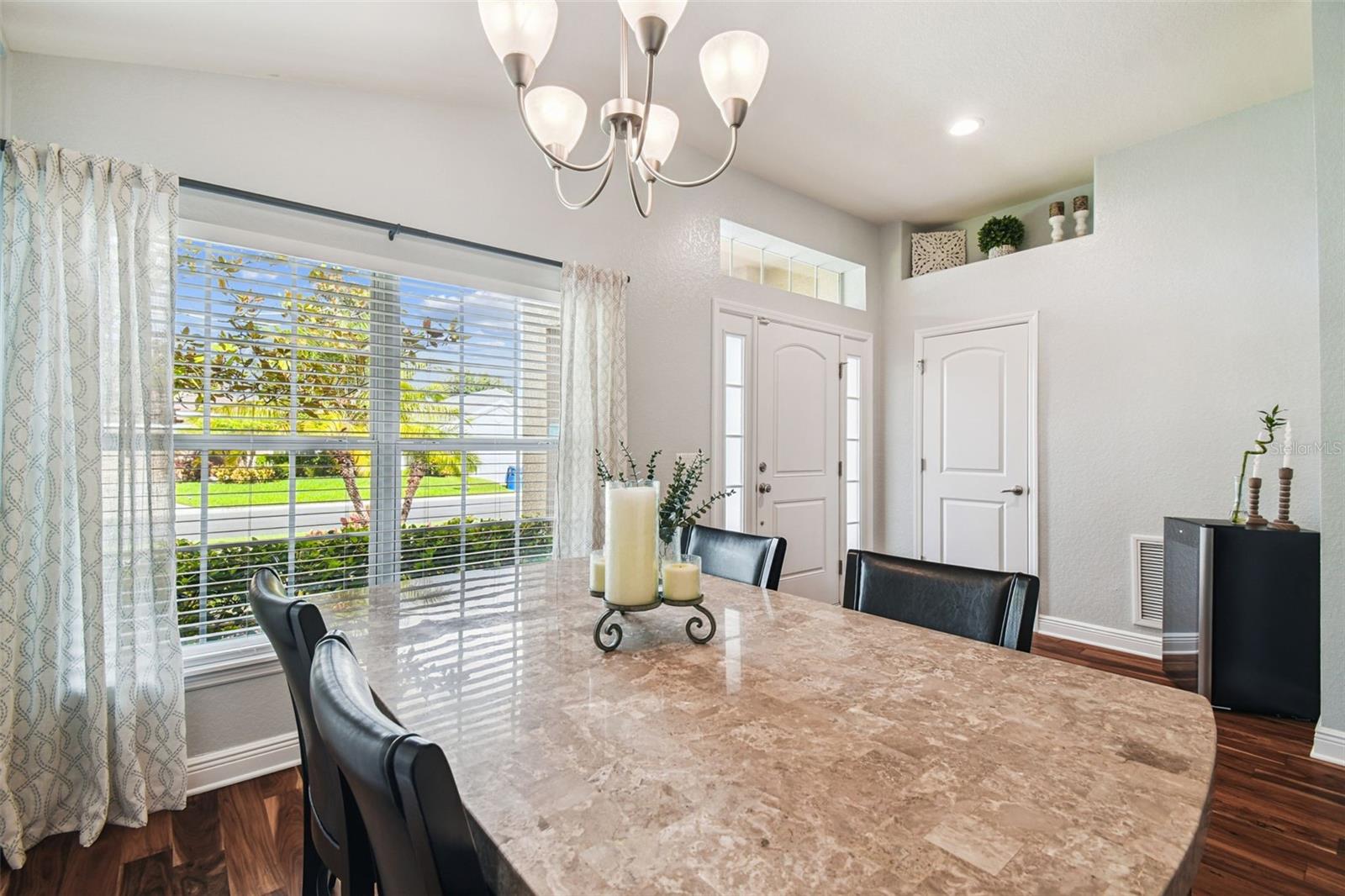 Listing photo id 6 for 9638 Jaybird Lane