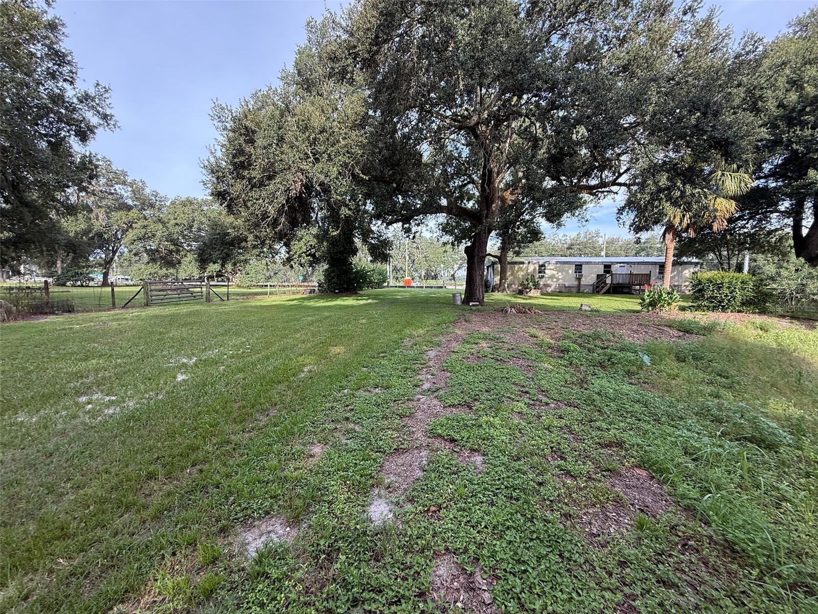 Listing photo id 13 for 21146 Us Highway 301