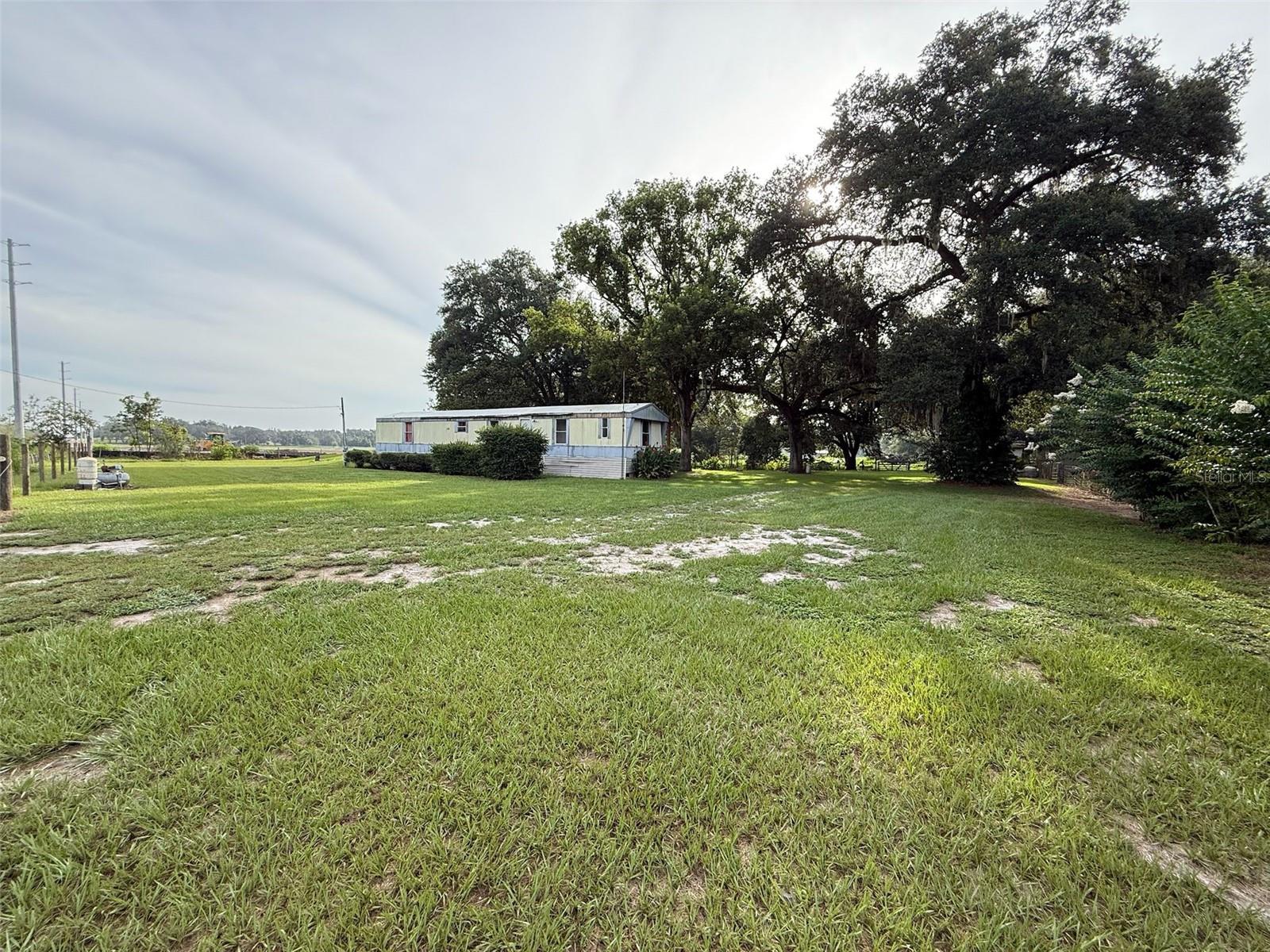Listing photo id 15 for 21146 Us Highway 301