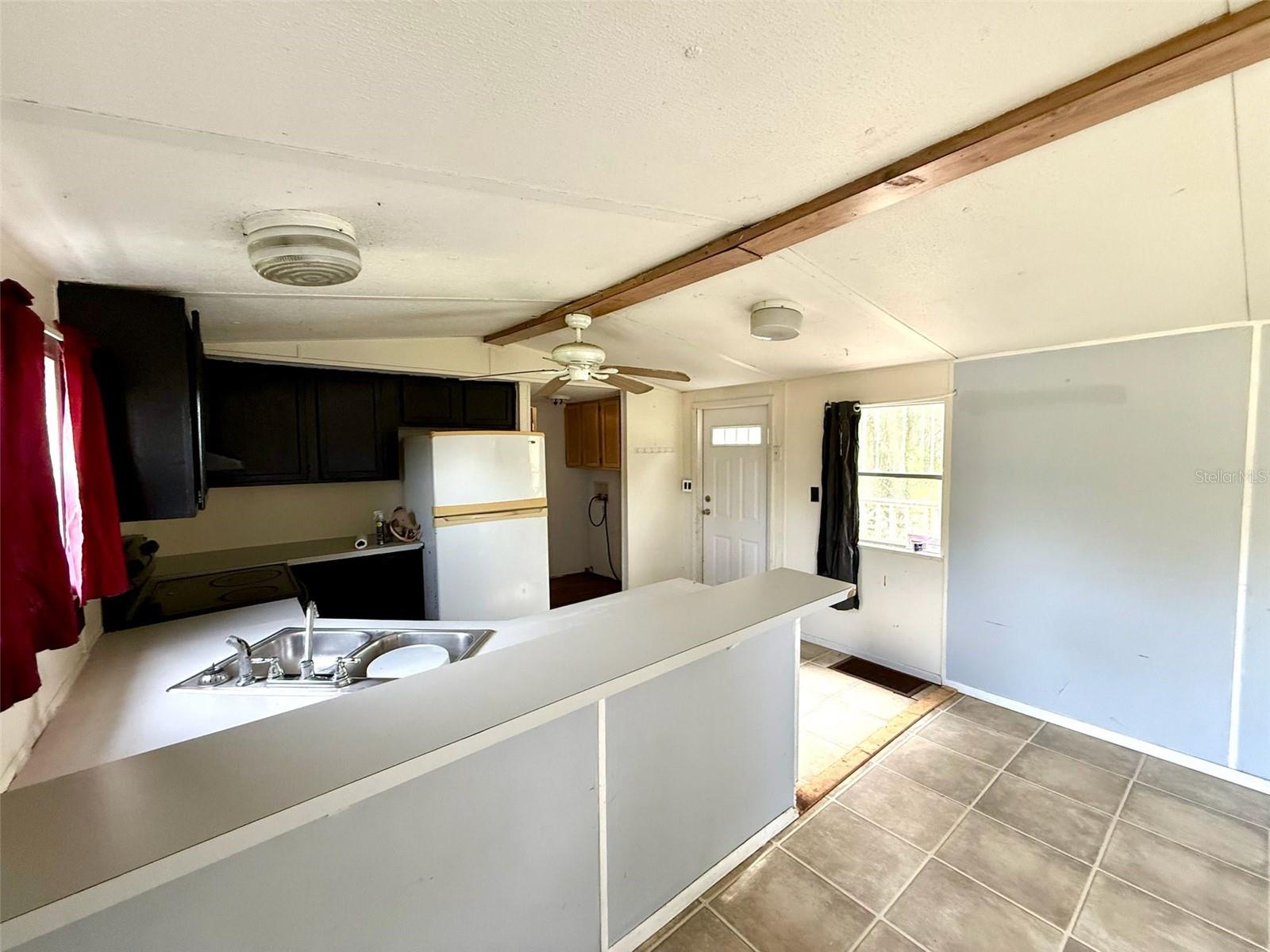 Listing photo id 1 for 21146 Us Highway 301