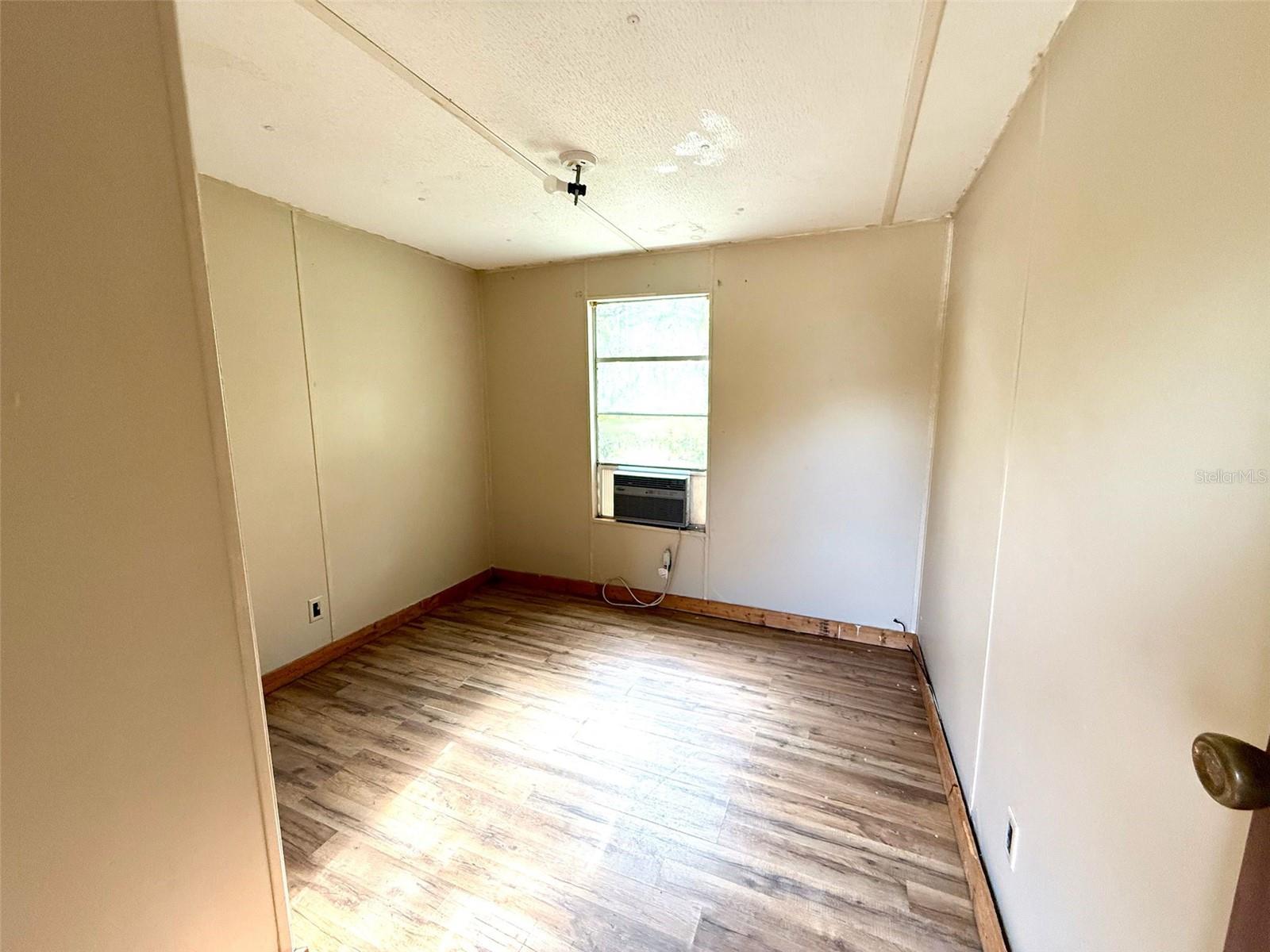 Listing photo id 51 for 21146 Us Highway 301