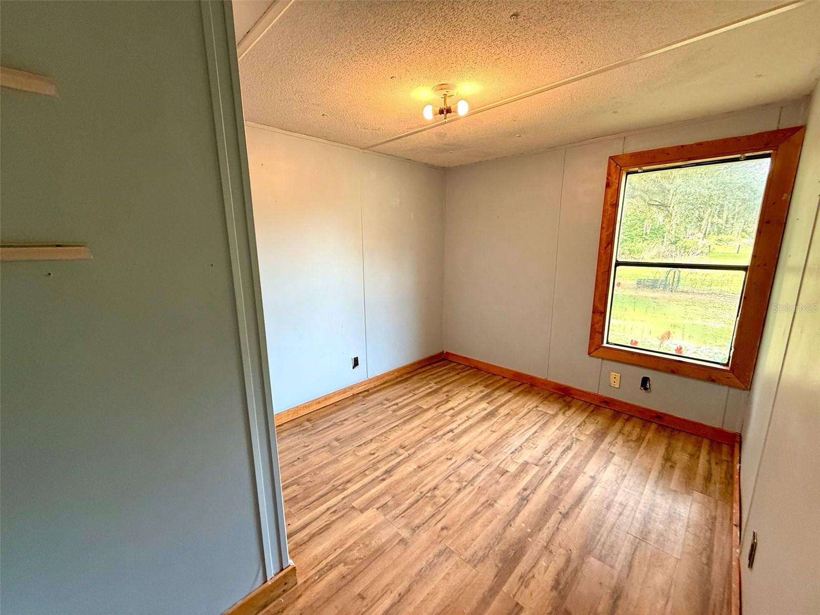 Listing photo id 52 for 21146 Us Highway 301