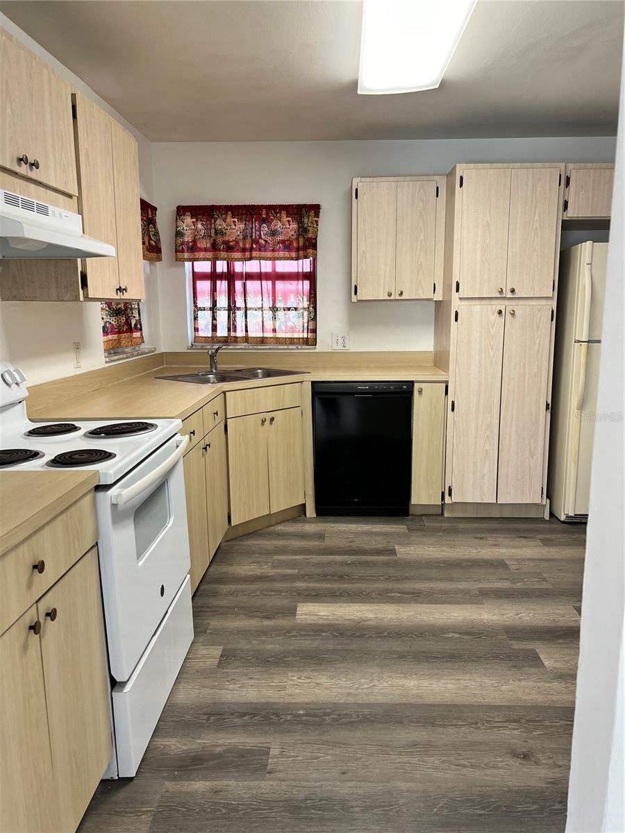 Image 6 of 17 For 8108 Riverboat Drive