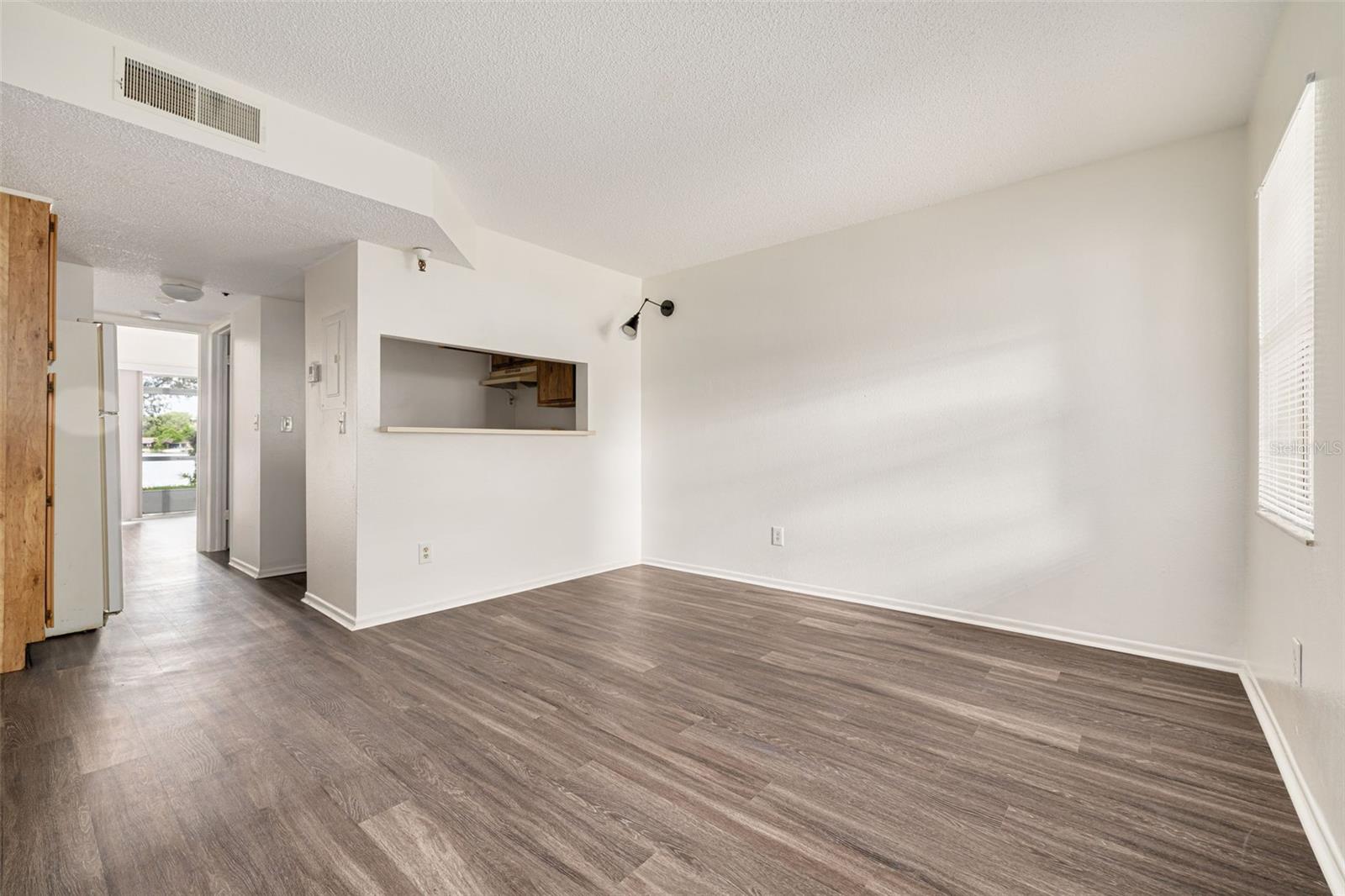 Image 5 of 19 For 7238 Bank Drive 104