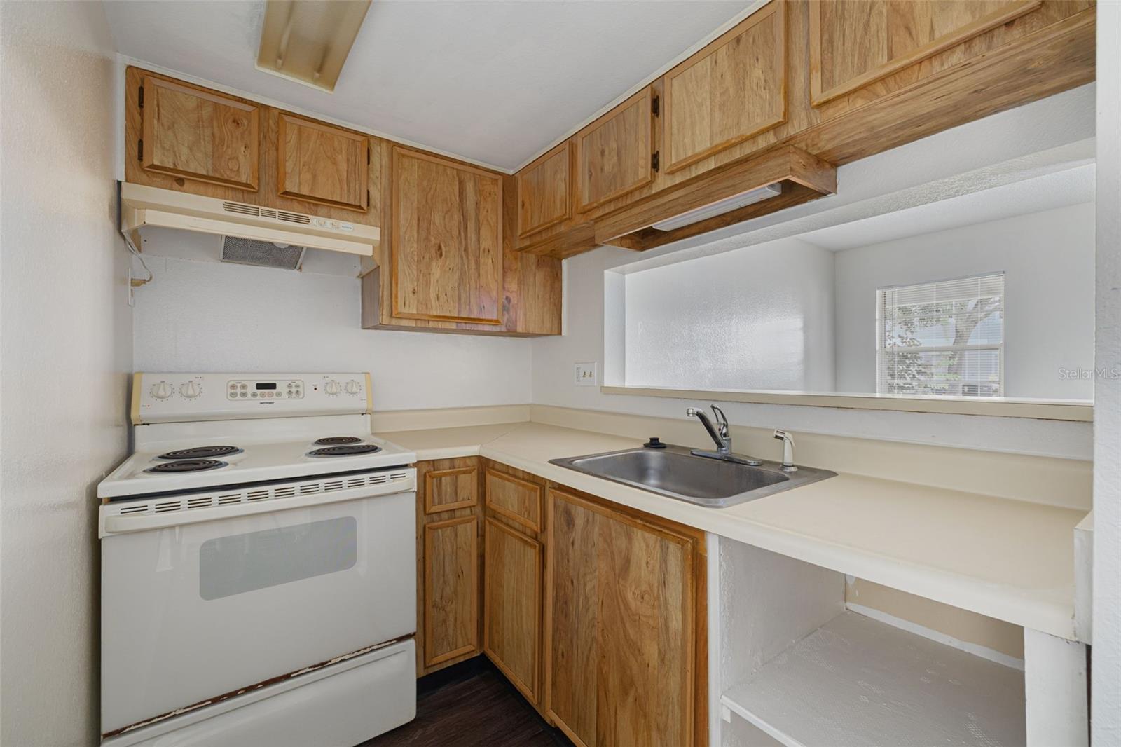 Image 7 of 19 For 7238 Bank Drive 104