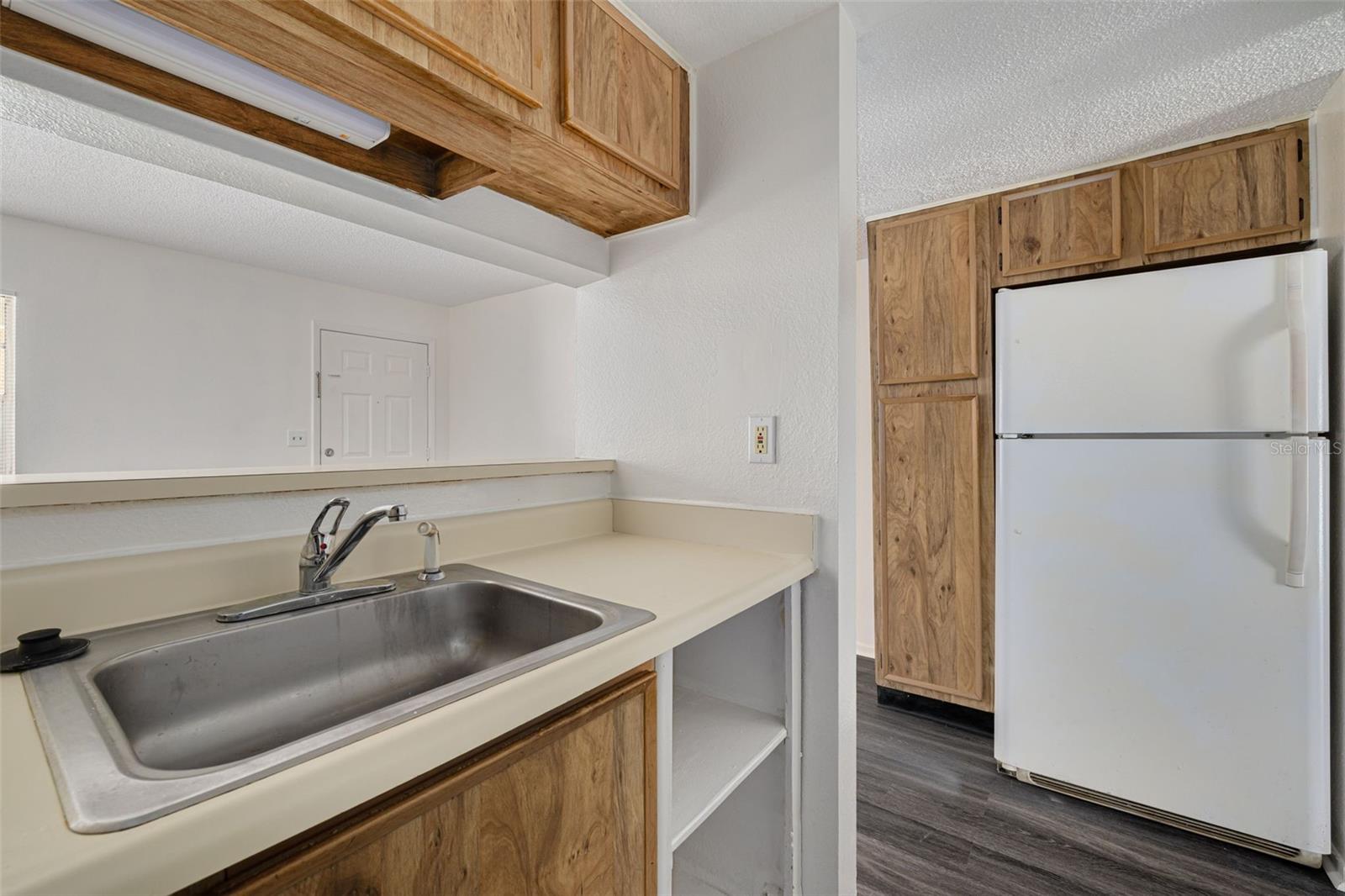 Image 8 of 19 For 7238 Bank Drive 104