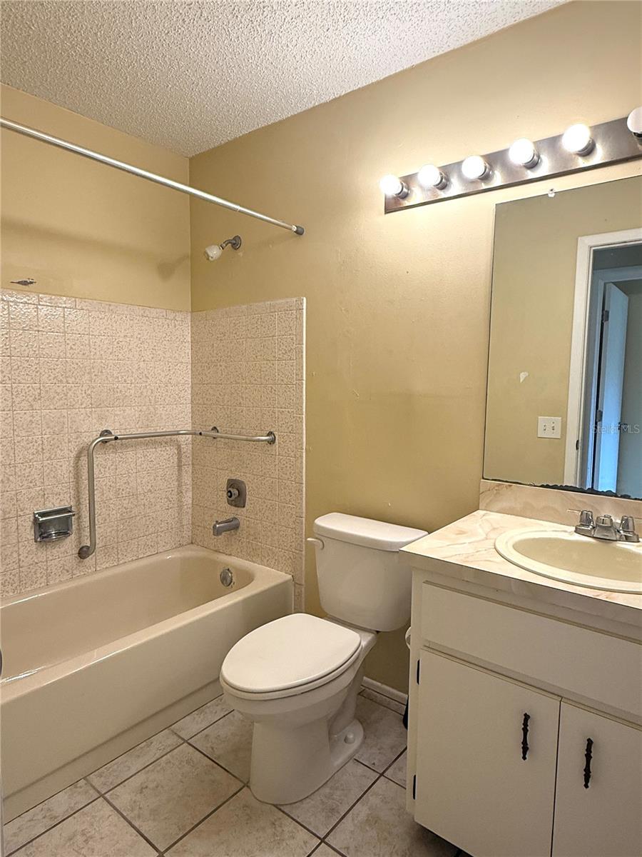 Image 4 of 18 For 6063 Shingler Avenue