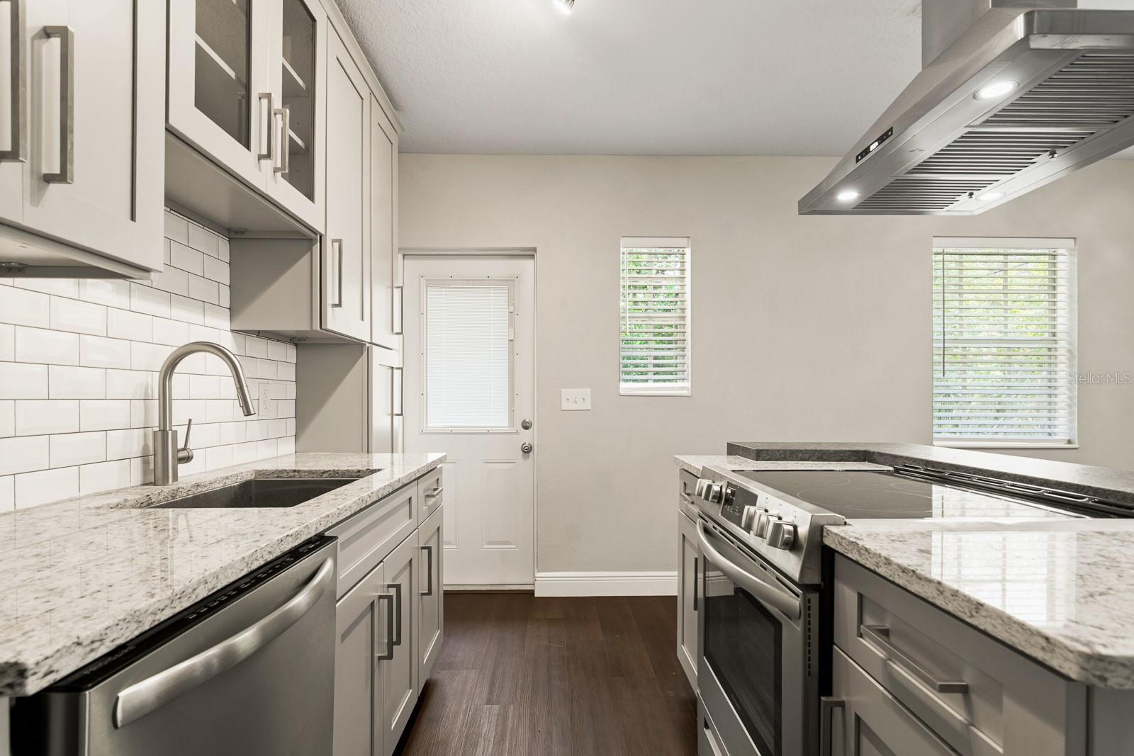 Image 13 of 41 For 710 Hiawatha Street